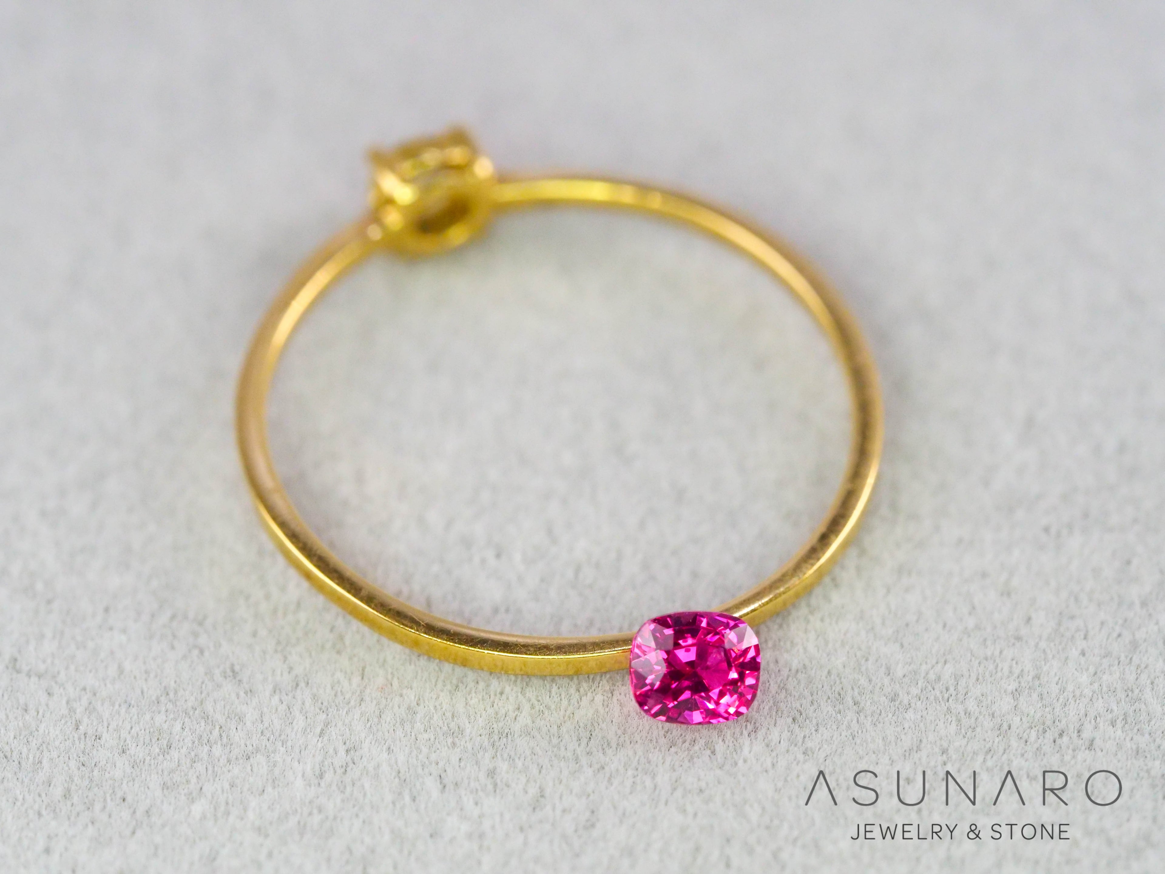 ジェダイスピネル 　クッションカット　ビルマ産　0.20ct　【260716-3446】