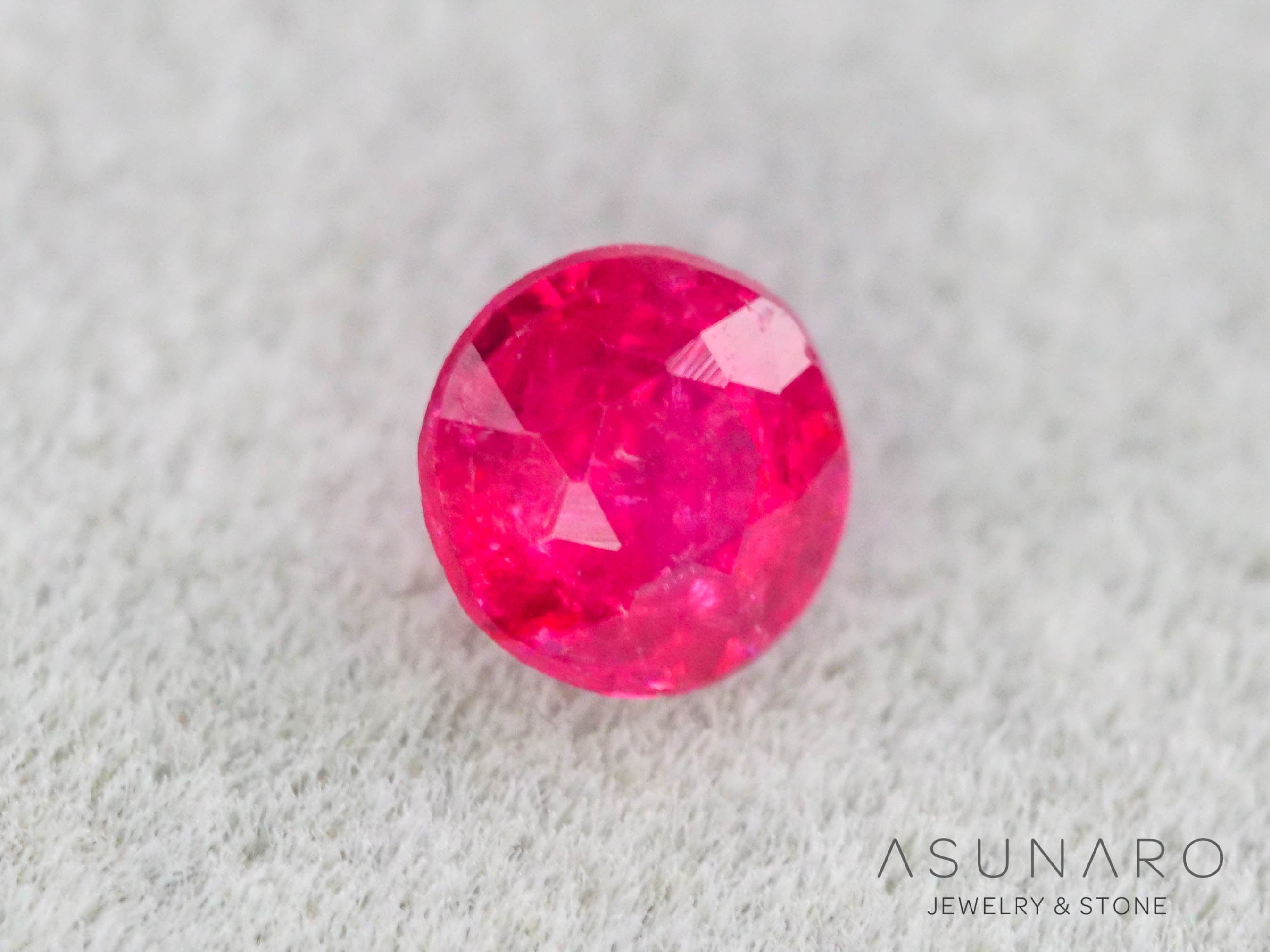 ジェダイスピネル 　ラウンドカット　ビルマ産　0.13ct　【260716-3448】