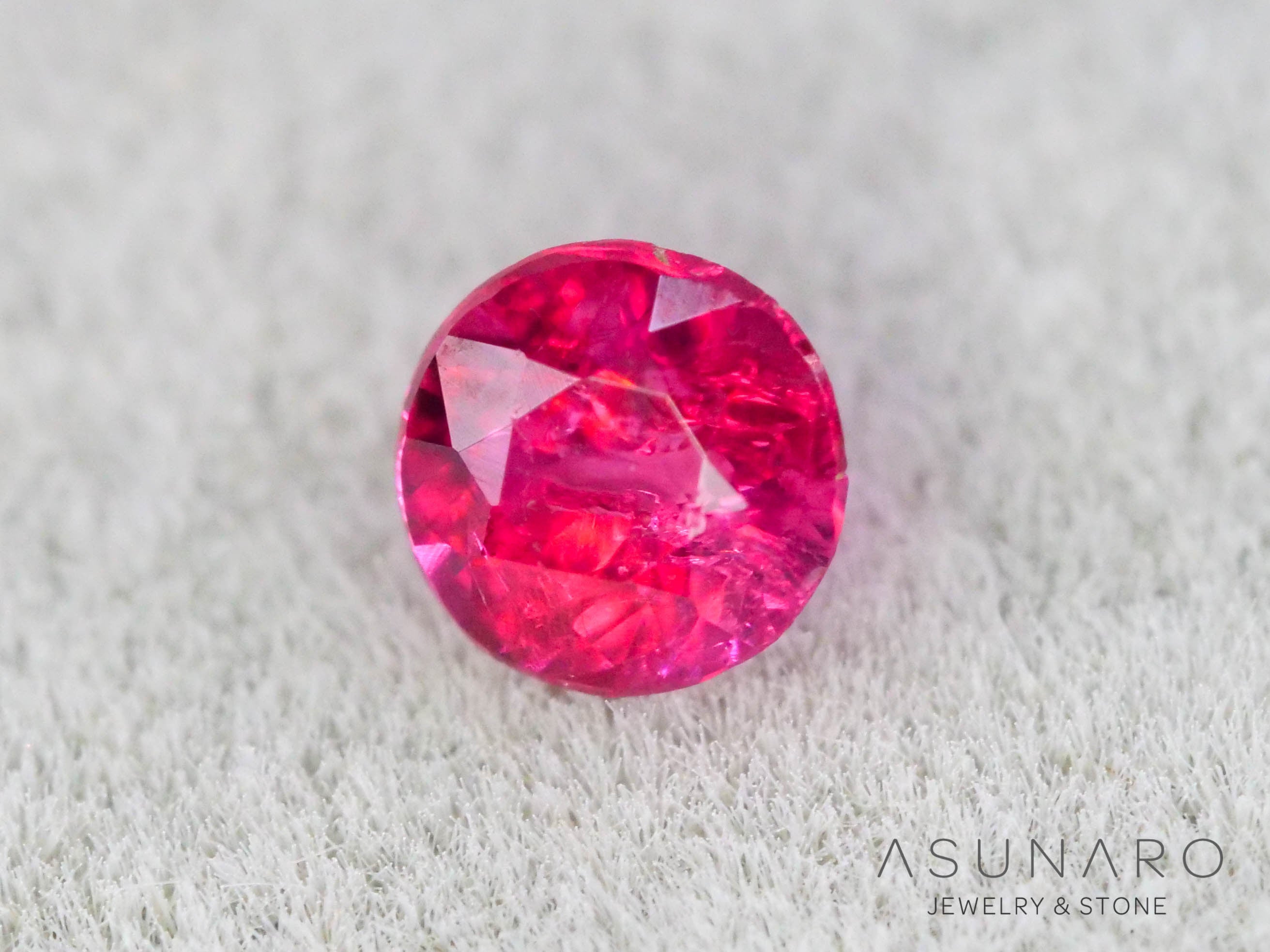 ジェダイスピネル 　ラウンドカット　ビルマ産　0.14ct　【260716-3450】