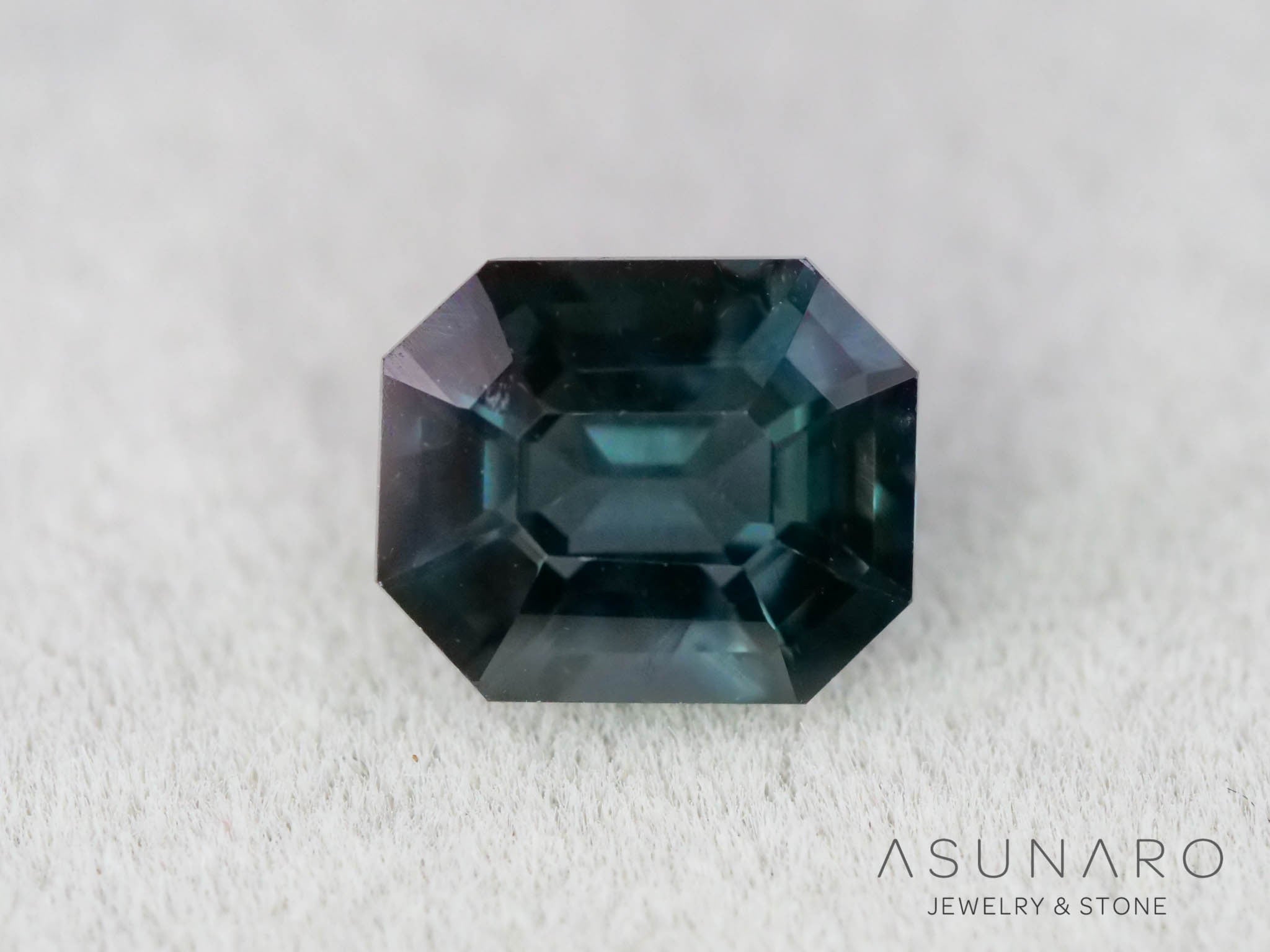 ティールブルースピネル 　エメラルドカット　スリランカ産　0.90ct　【260817-3451】