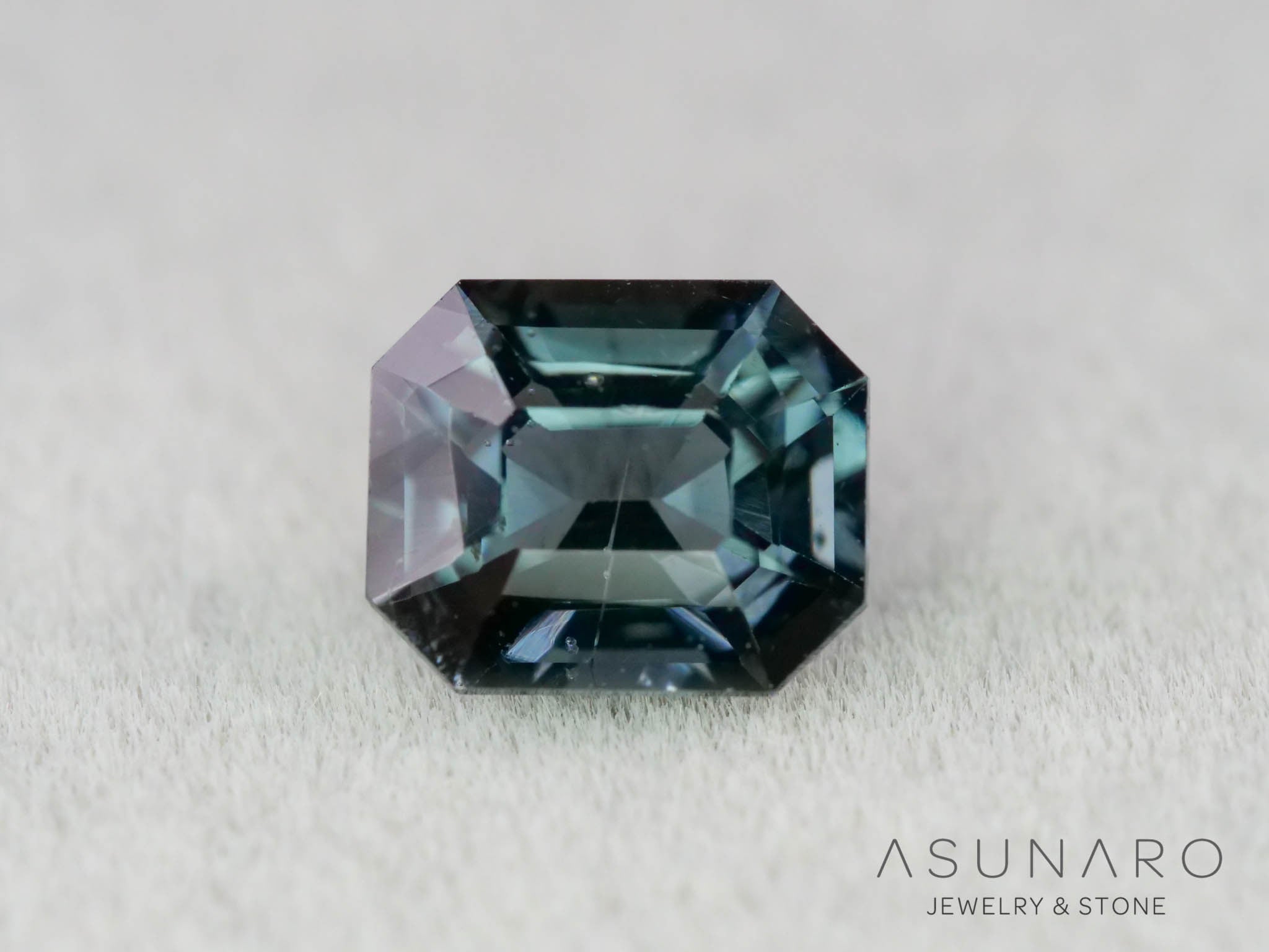 ティールブルースピネルスピネル 　エメラルドカット　スリランカ産　0.96ct　【260817-3452】