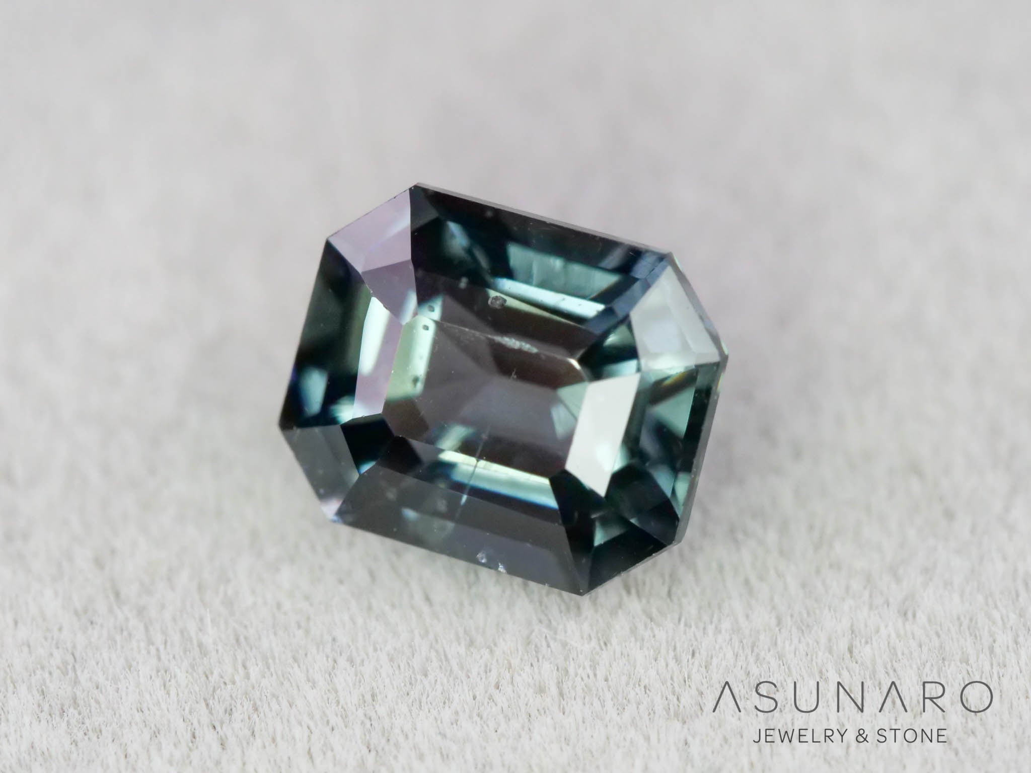 ティールブルースピネルスピネル 　エメラルドカット　スリランカ産　0.96ct　【260817-3452】