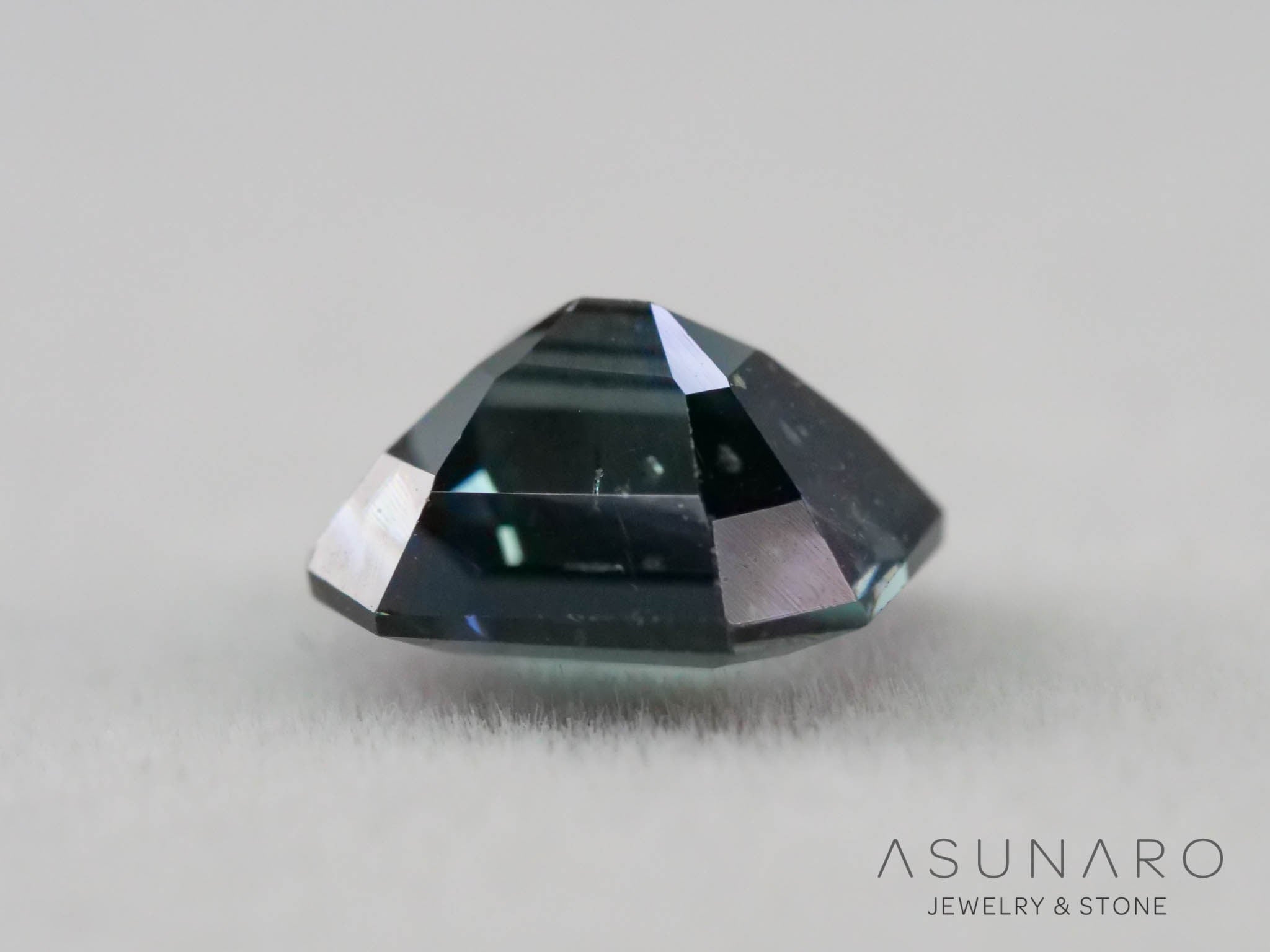 ティールブルースピネルスピネル 　エメラルドカット　スリランカ産　0.96ct　【260817-3452】