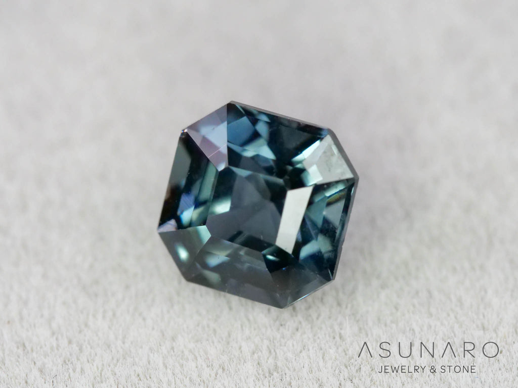 ティールブルースピネル 　エメラルドカット　スリランカ産　0.76ct　【260817-3453】