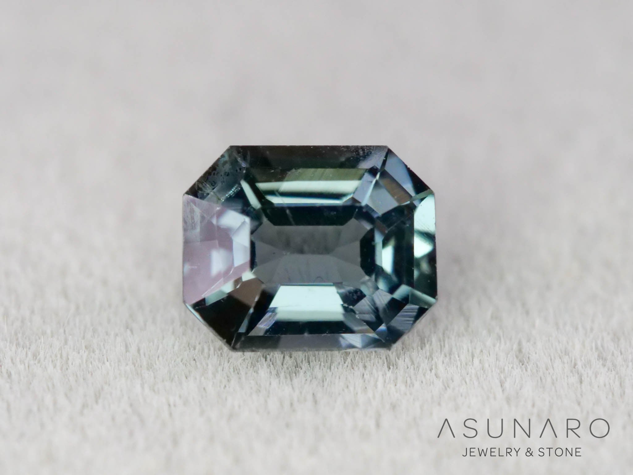 ティールブルースピネル 　エメラルドカット　スリランカ産　0.50ct　【260817-3455】