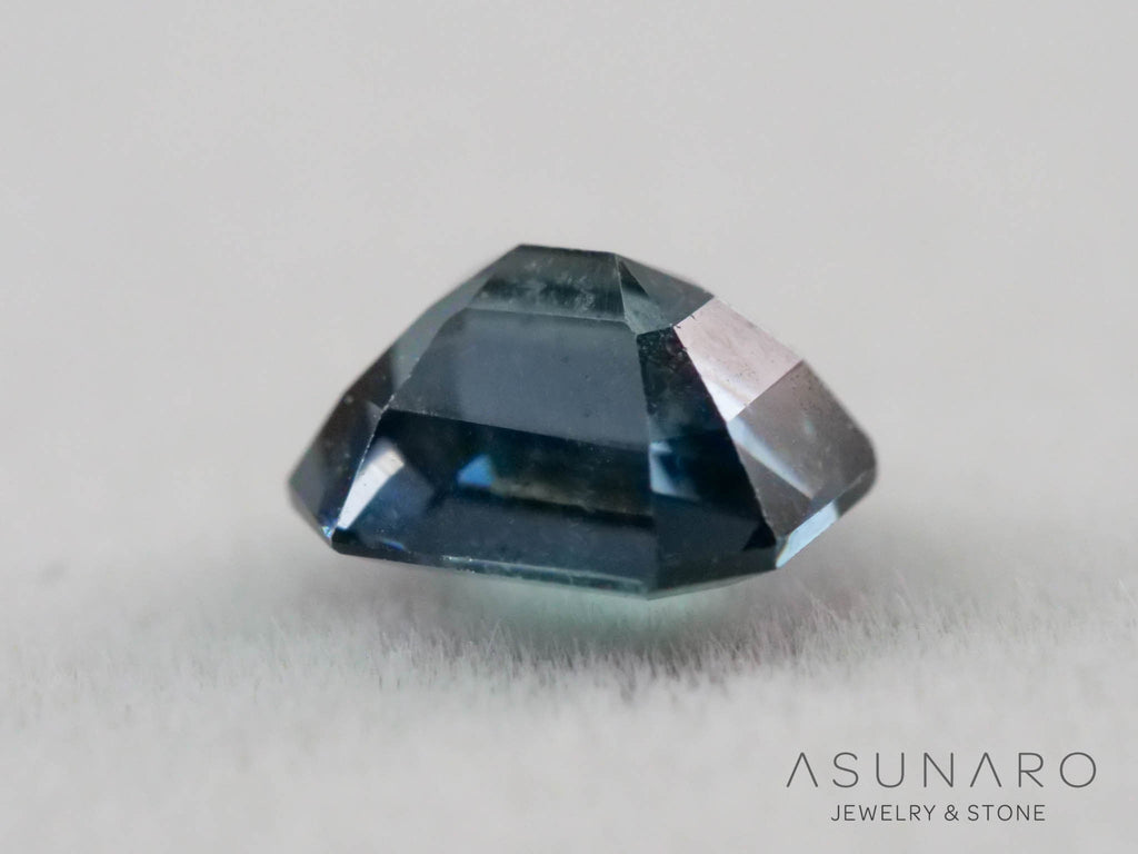 ティールブルースピネル 　エメラルドカット　スリランカ産　0.55ct　【260817-3456】