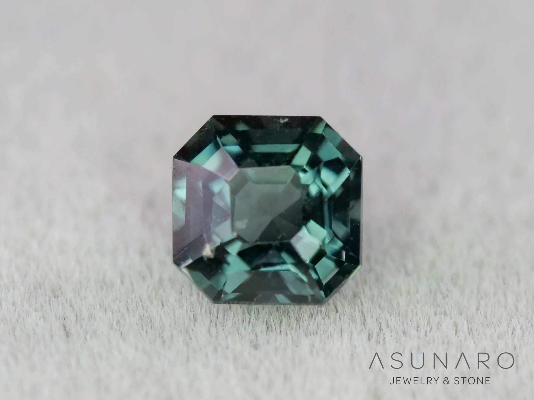 ティールブルースピネル 　エメラルドカット　スリランカ産　0.42ct　【260817-3458】