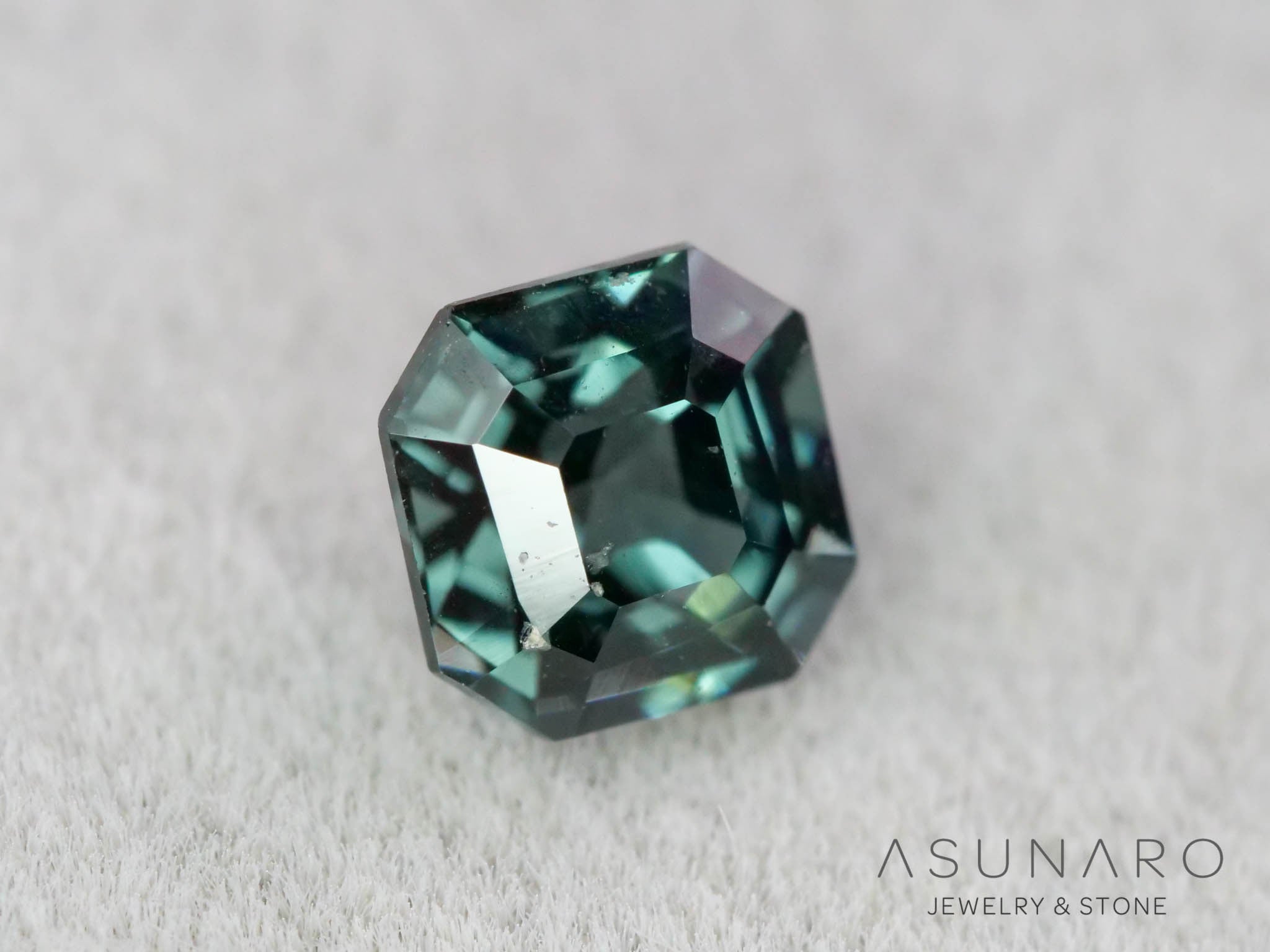 ティールブルースピネル 　エメラルドカット　スリランカ産　0.42ct　【260817-3458】