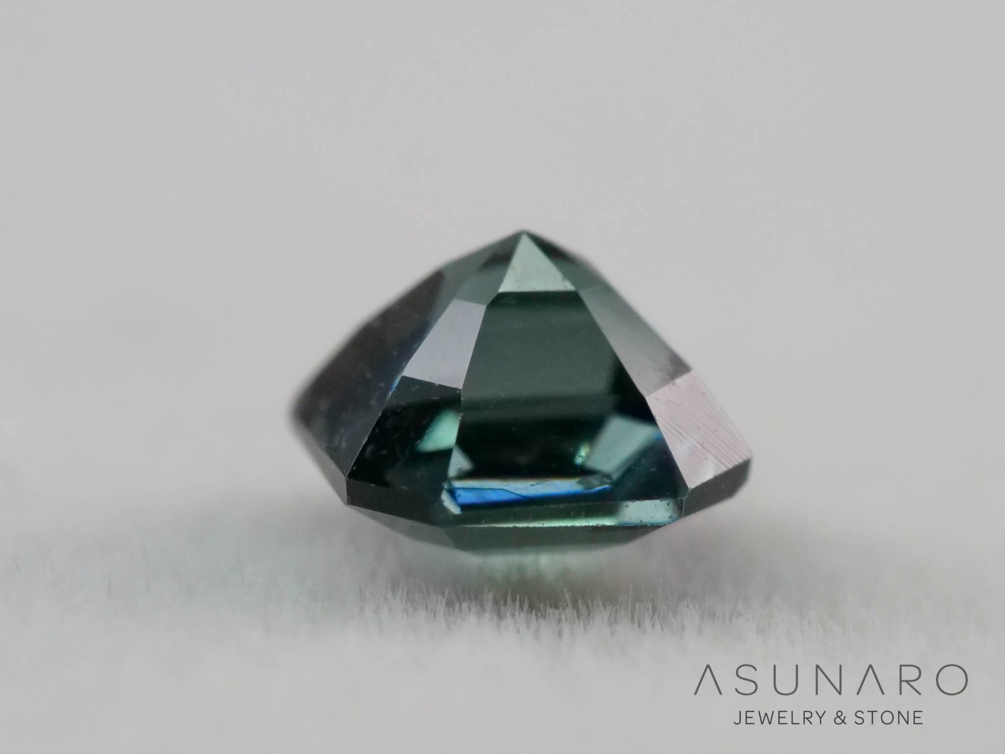 ティールブルースピネル 　エメラルドカット　スリランカ産　0.42ct　【260817-3458】
