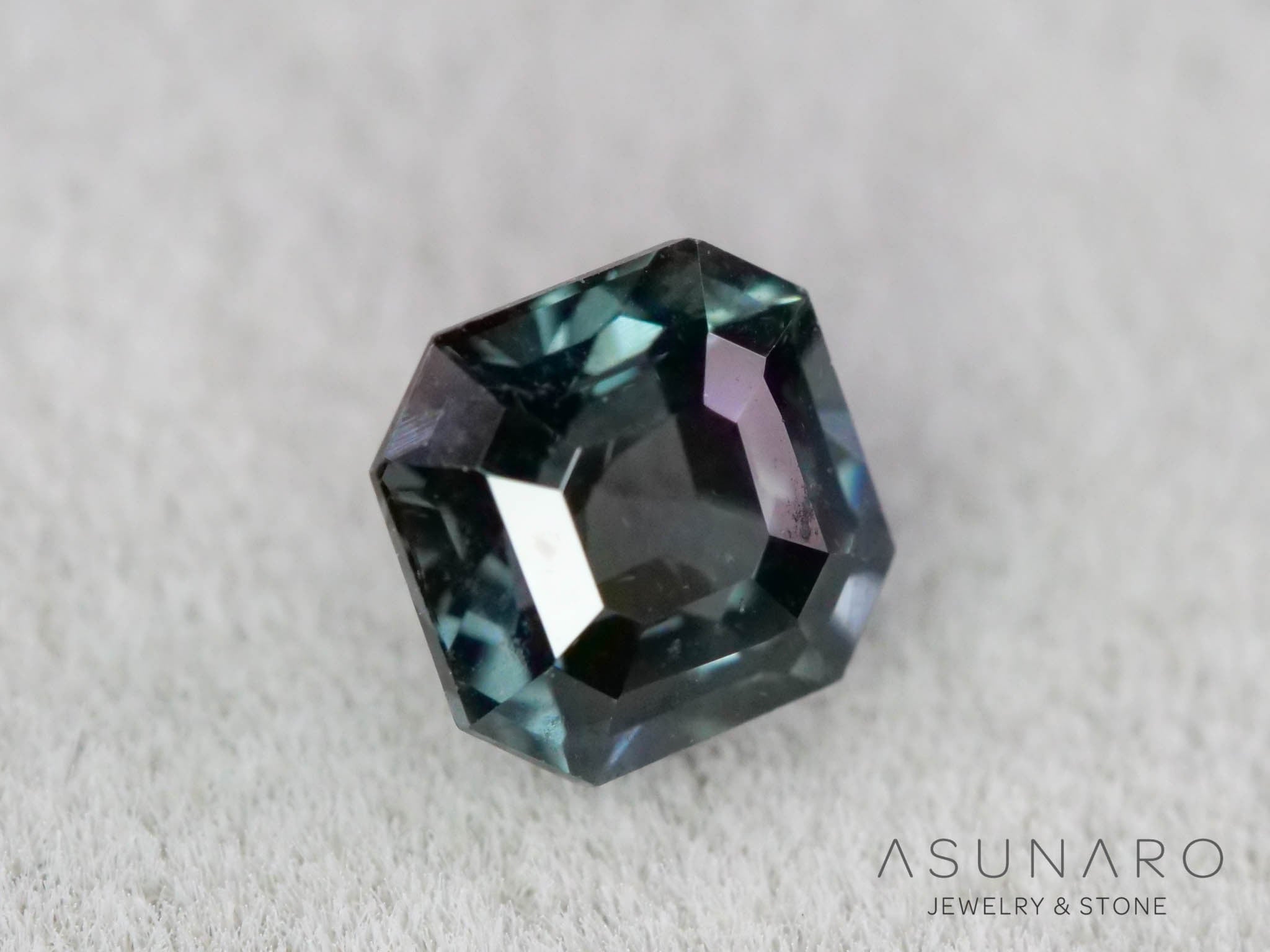 ティールブルースピネル 　エメラルドカット　スリランカ産　0.40ct　【260817-3459】