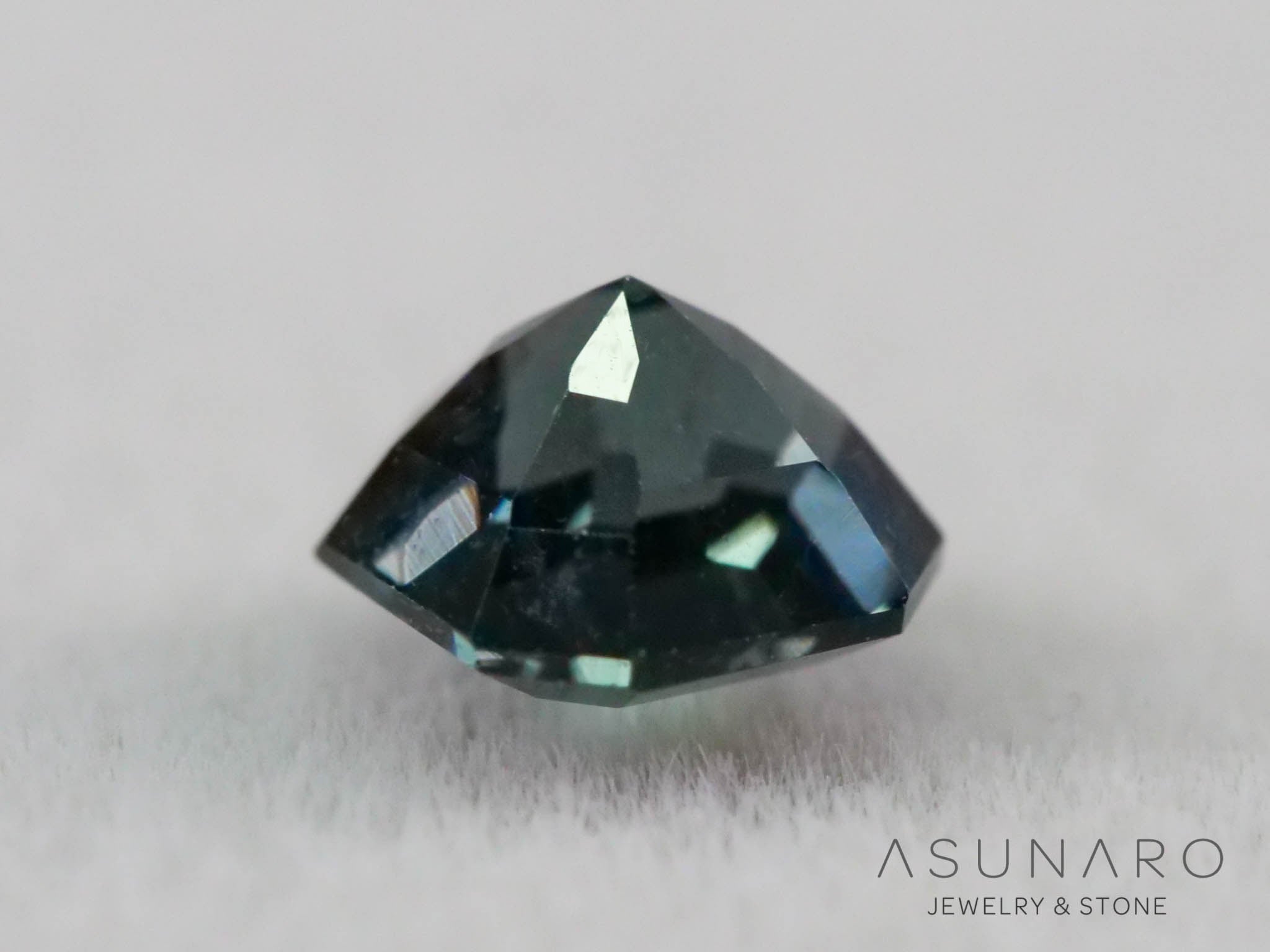 ティールブルースピネル 　エメラルドカット　スリランカ産　0.40ct　【260817-3459】