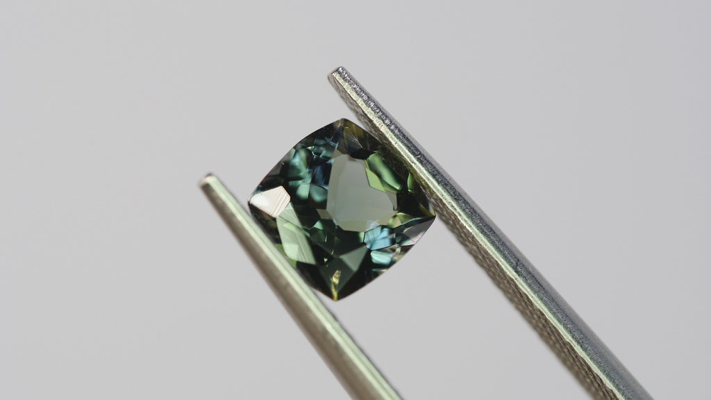 パーティーカラーゾイサイト（タンザナイト）クッションカット　タンザニア産　1.17ct【250825-3098】