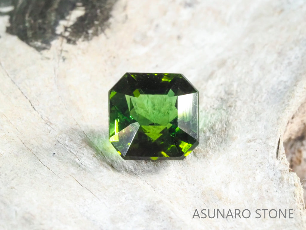 グリーントルマリン アッシャーカット アフガニスタン産 0.97ct【tm21050278】