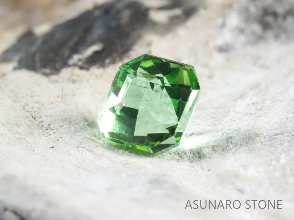 ミントカラートルマリン アッシャーカット アフガニスタン産 0.97ct【tm21050276】