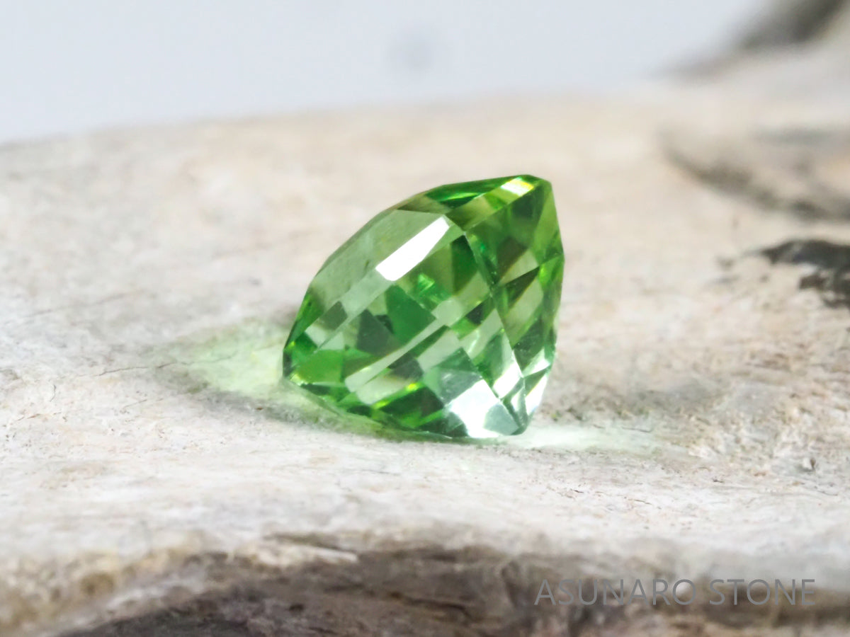 ミントカラートルマリン アッシャーカット アフガニスタン産 0.97ct【tm21050276】