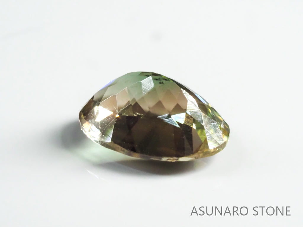 バイカラーオレゴンサンストーン  オーバルカット アメリカ産 3.01ct【os210621-281】