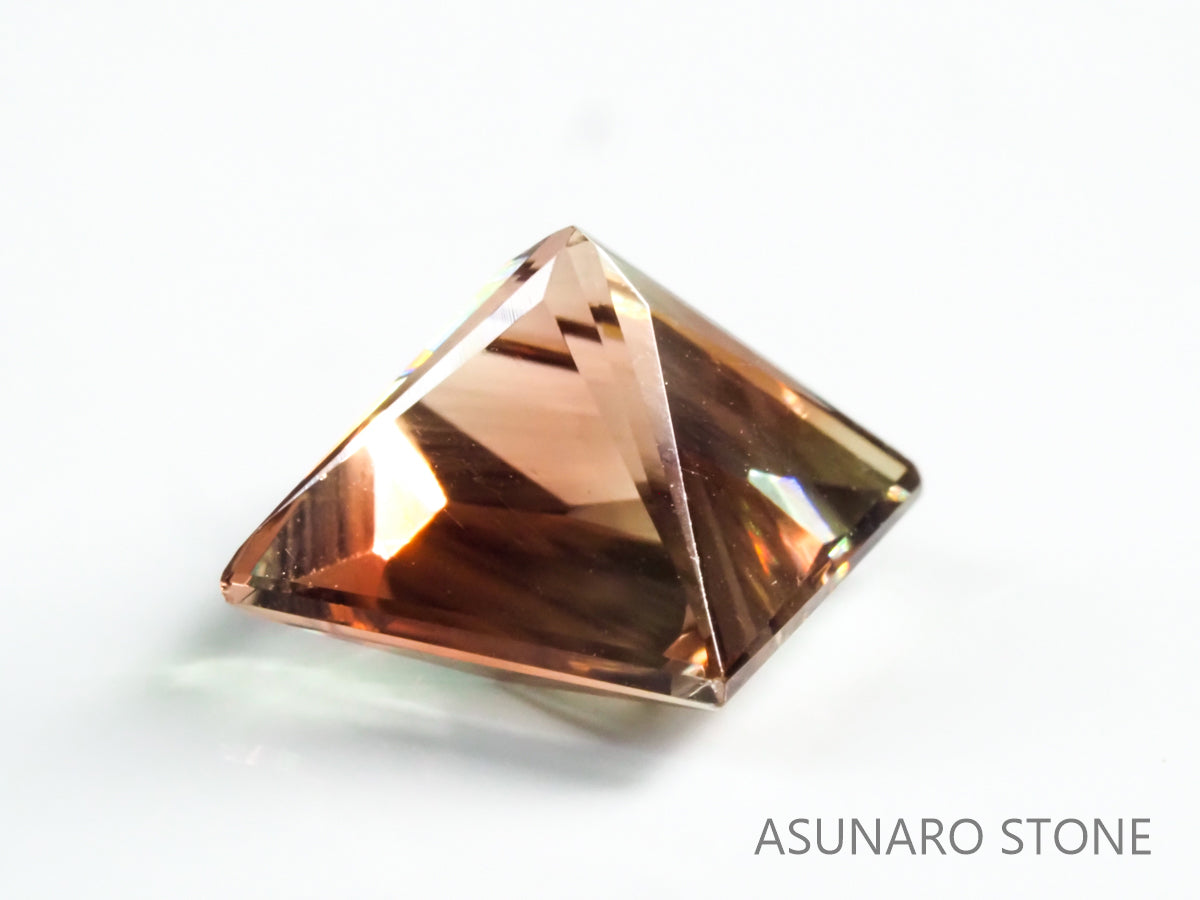 バイカラーオレゴンサンストーン  プリンセスカット アメリカ産 2.90ct【os21040282】