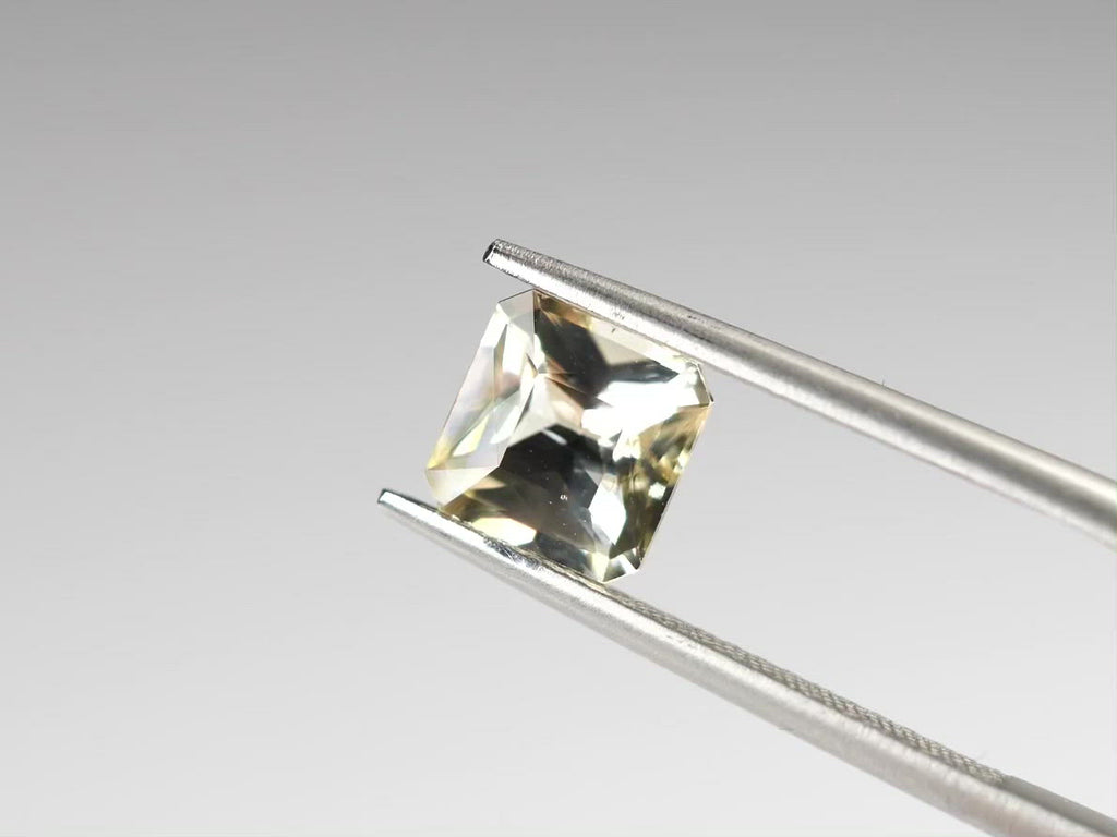 シャンパントルマリン オクタゴナルカット ルワンダ産　1.44ct【tm210712-375】
