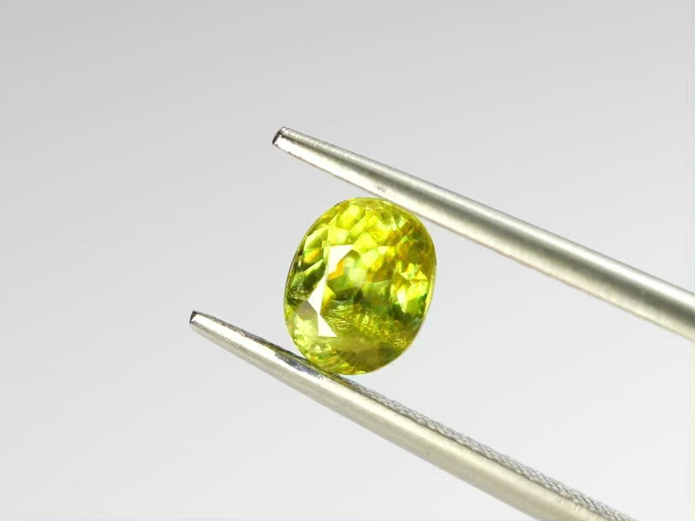 スフェーン オーバルカット マダガスカル産 1.06ct【sp210617-319】