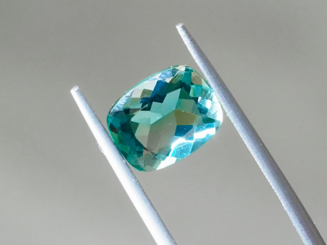 フローライト クッションカット イギリス・ロジャリー鉱山産 3.02ct【tm210605-0307】