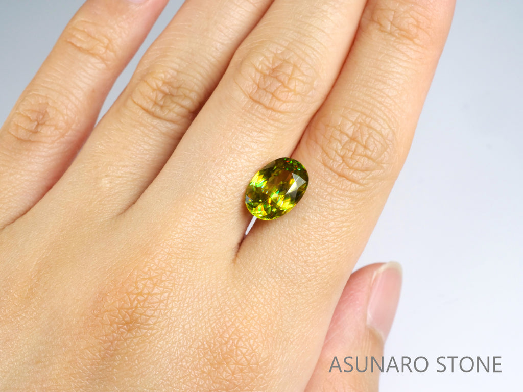 スフェーン オーバルカット マダガスカル産 3.78ct【sp210610-305】