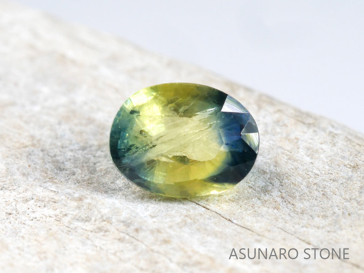 バイカラーサファイア オーバルカット オーストラリア産 0.49ct【bs210611-353】