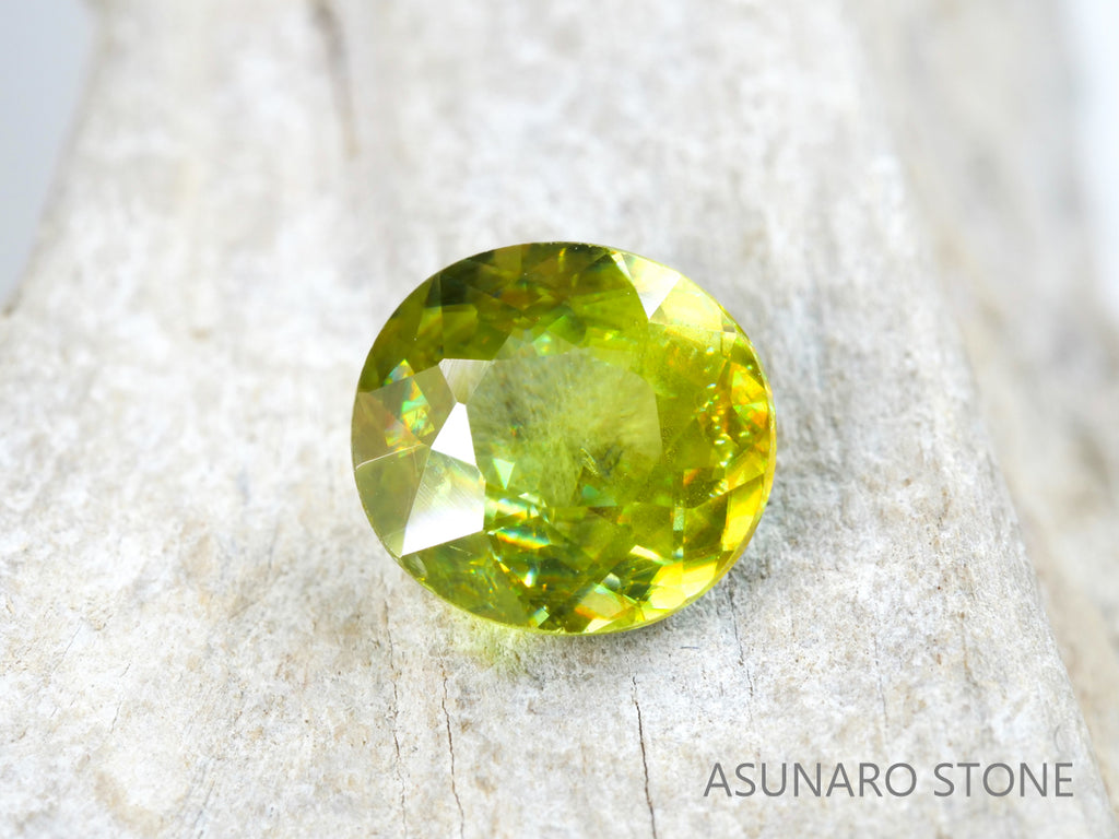 スフェーン オーバルカット マダガスカル産 1.01ct【sp210617-320】