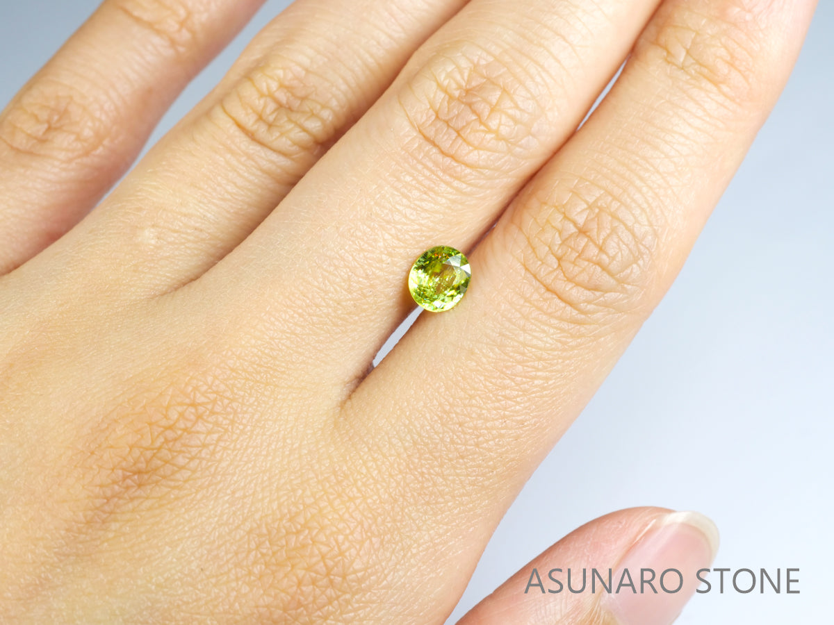 スフェーン オーバルカット マダガスカル産 0.92ct【sp210617-318】