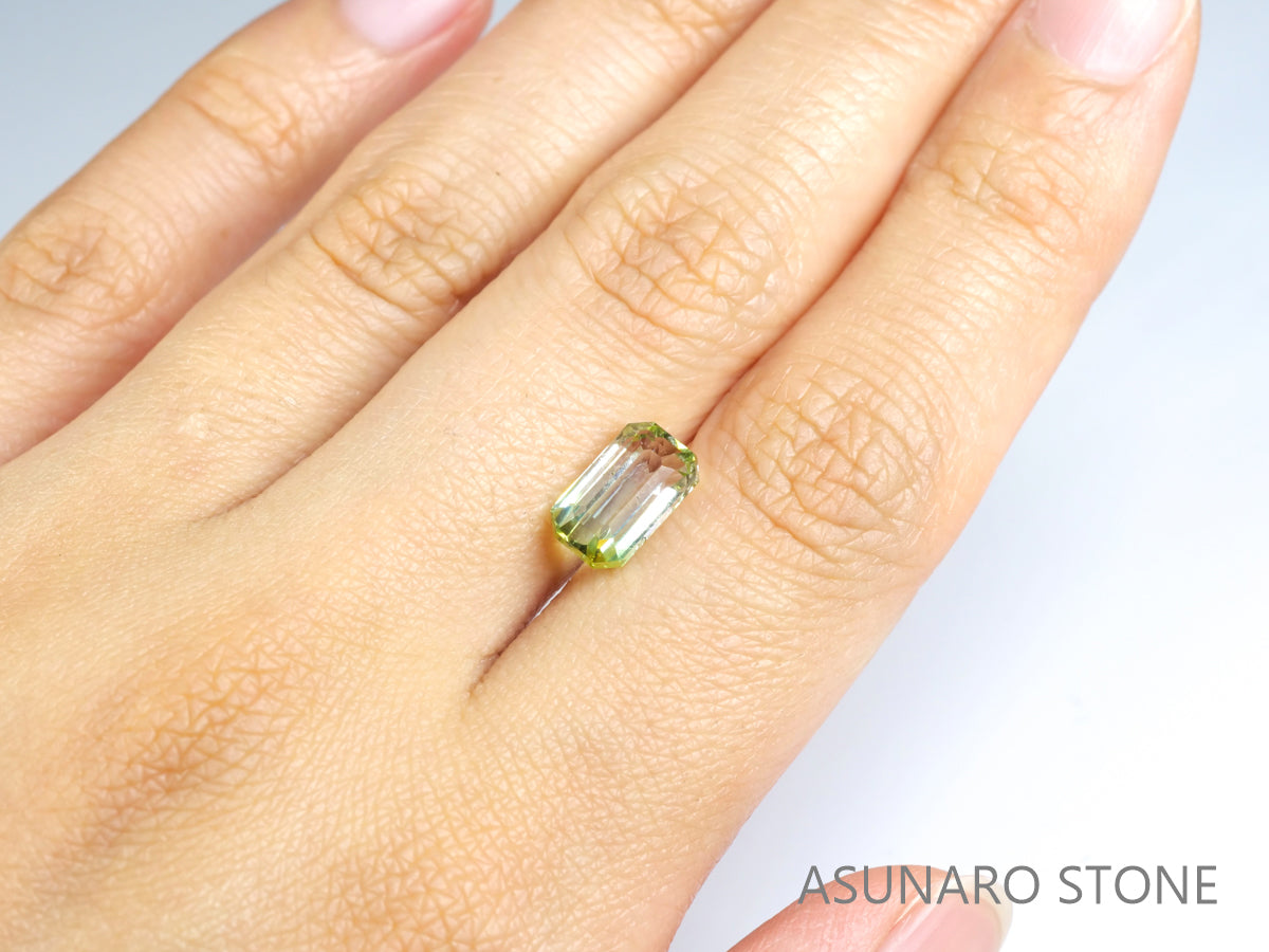バイカラートルマリン エメラルドカット ルワンダ産 2.56ct【tm210625-215】