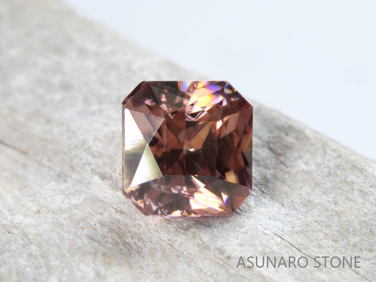 ピンクジルコン クッションカット タンザニア産 1.63ct【pz210616-302】