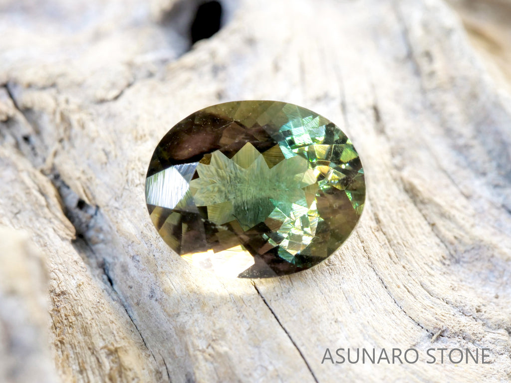 バイカラーオレゴンサンストーン  オーバルカット アメリカ産 3.01ct【os210621-281】