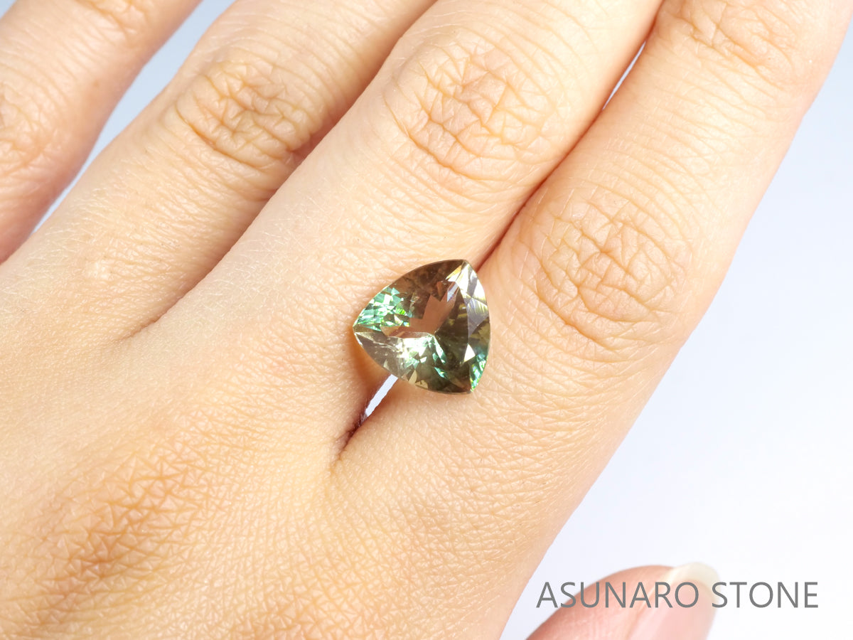 バイカラーオレゴンサンストーン トリリアントカット アメリカ産 3.61ct【os210621-241】