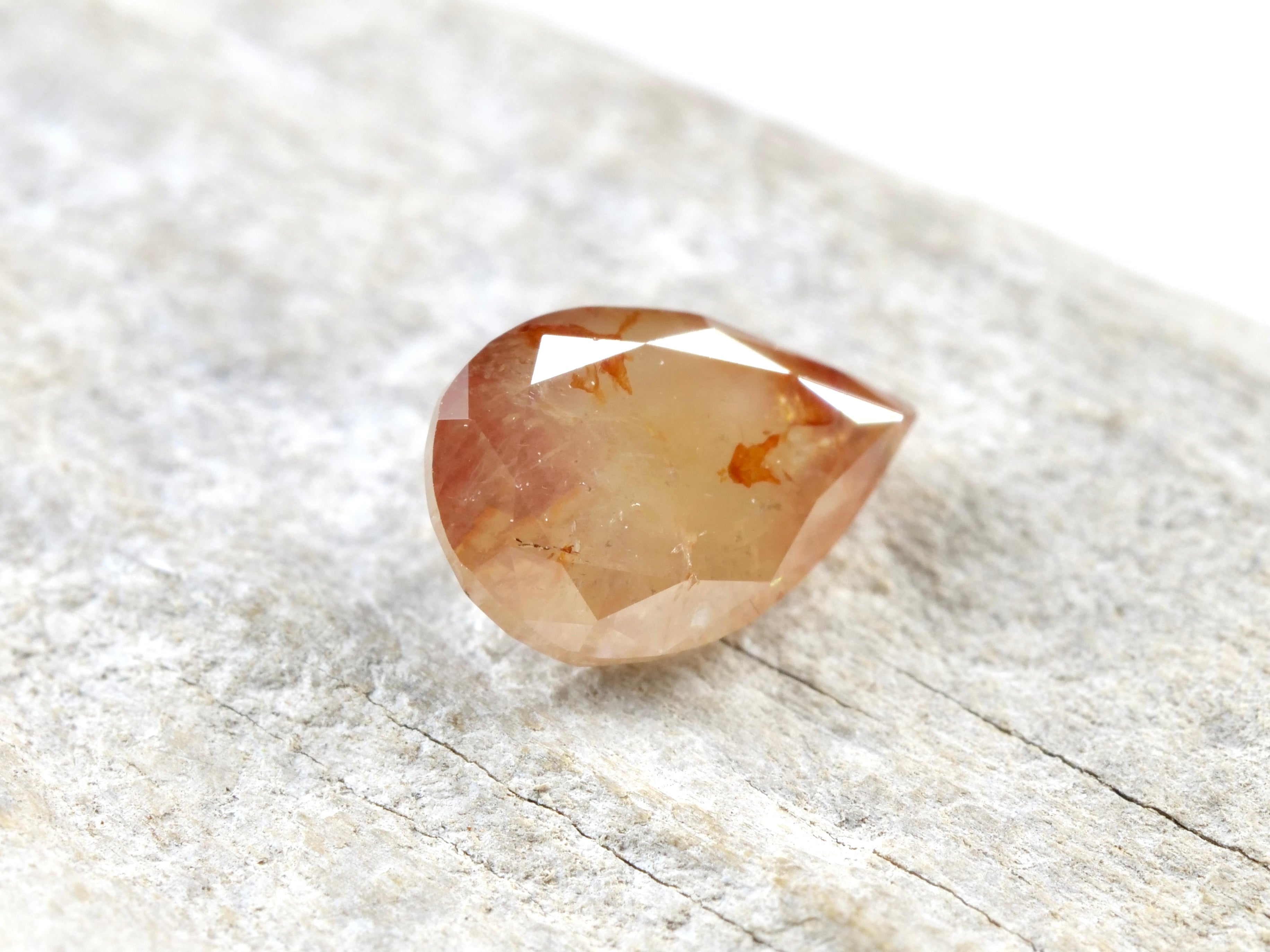 カラーダイヤモンド ローズカット コンゴ・ザイール産 0.36ct【da210629-394】