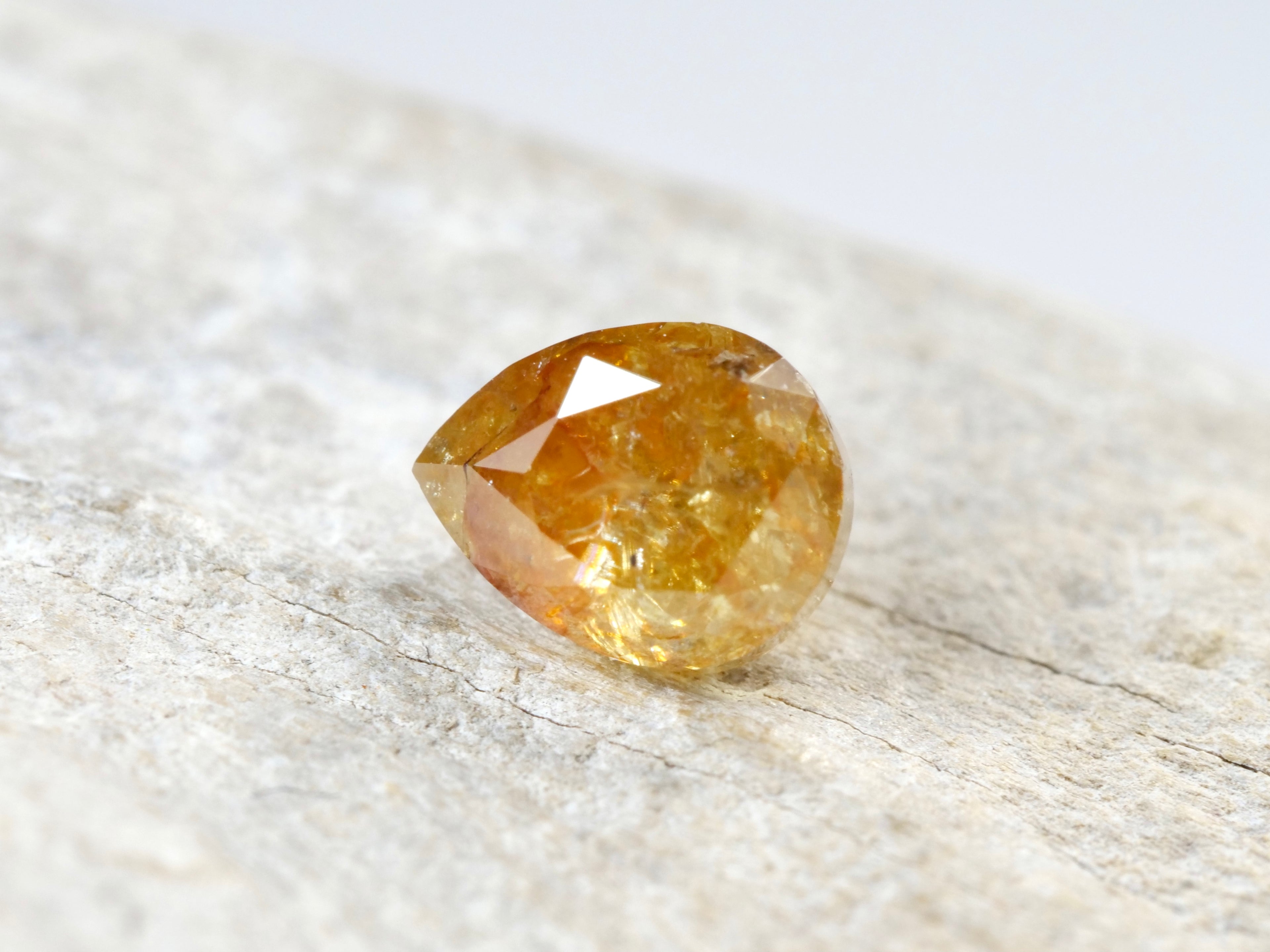 カラーダイヤモンド ローズカット コンゴ・ザイール産 0.45ct【da210629-395】