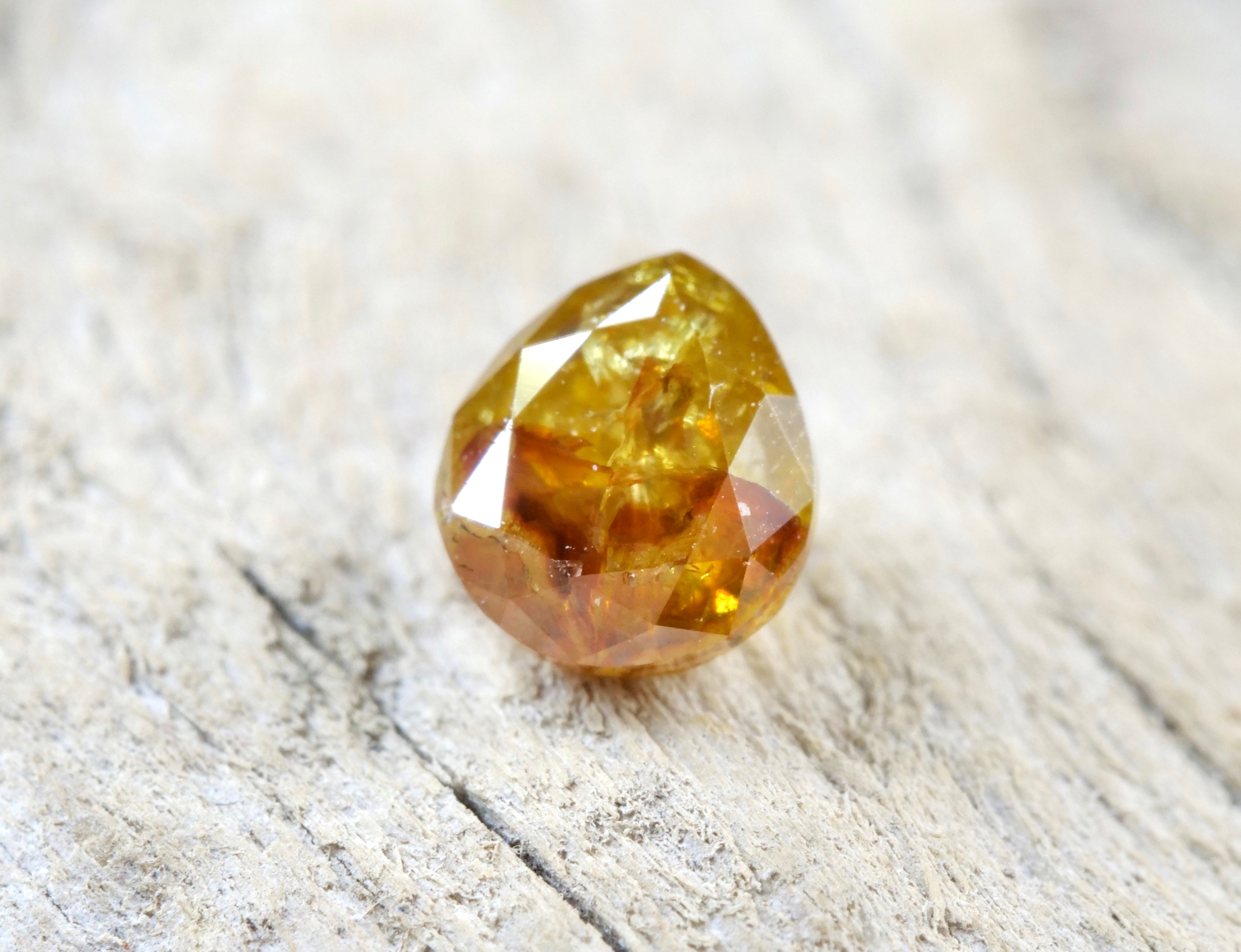 カラーダイヤモンド ローズカット コンゴ・ザイール産 0.24ct【da210629-398】