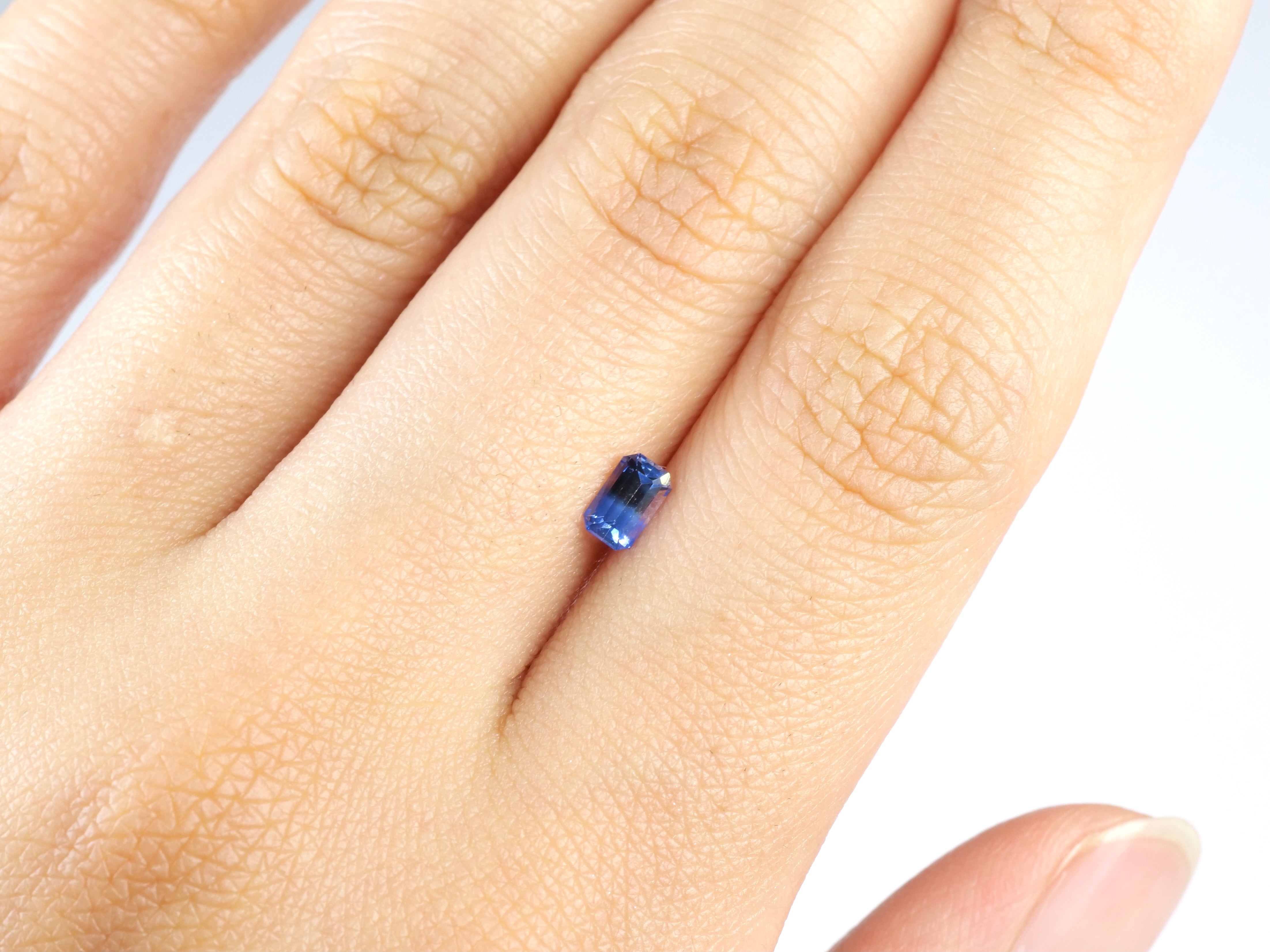 バイカラーサファイア エメラルドカット スリランカ産0.38ct【bs210703