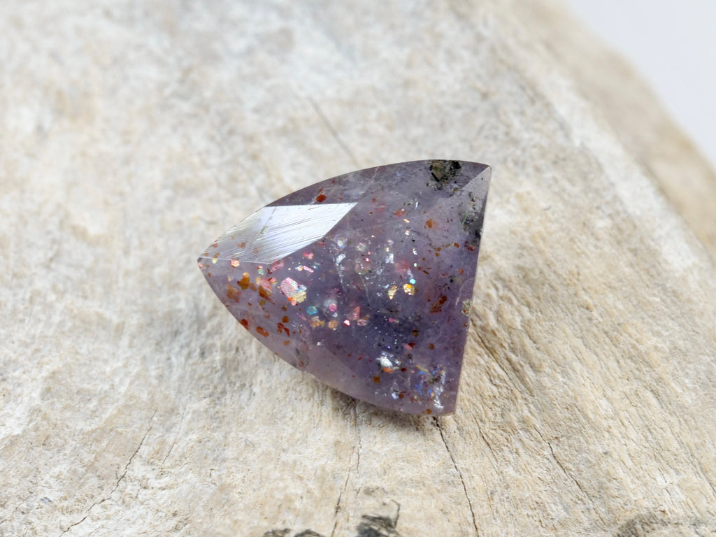 ブラッドショットアイオライト トリリアントカット インド産1.16ct【bs210713-390】