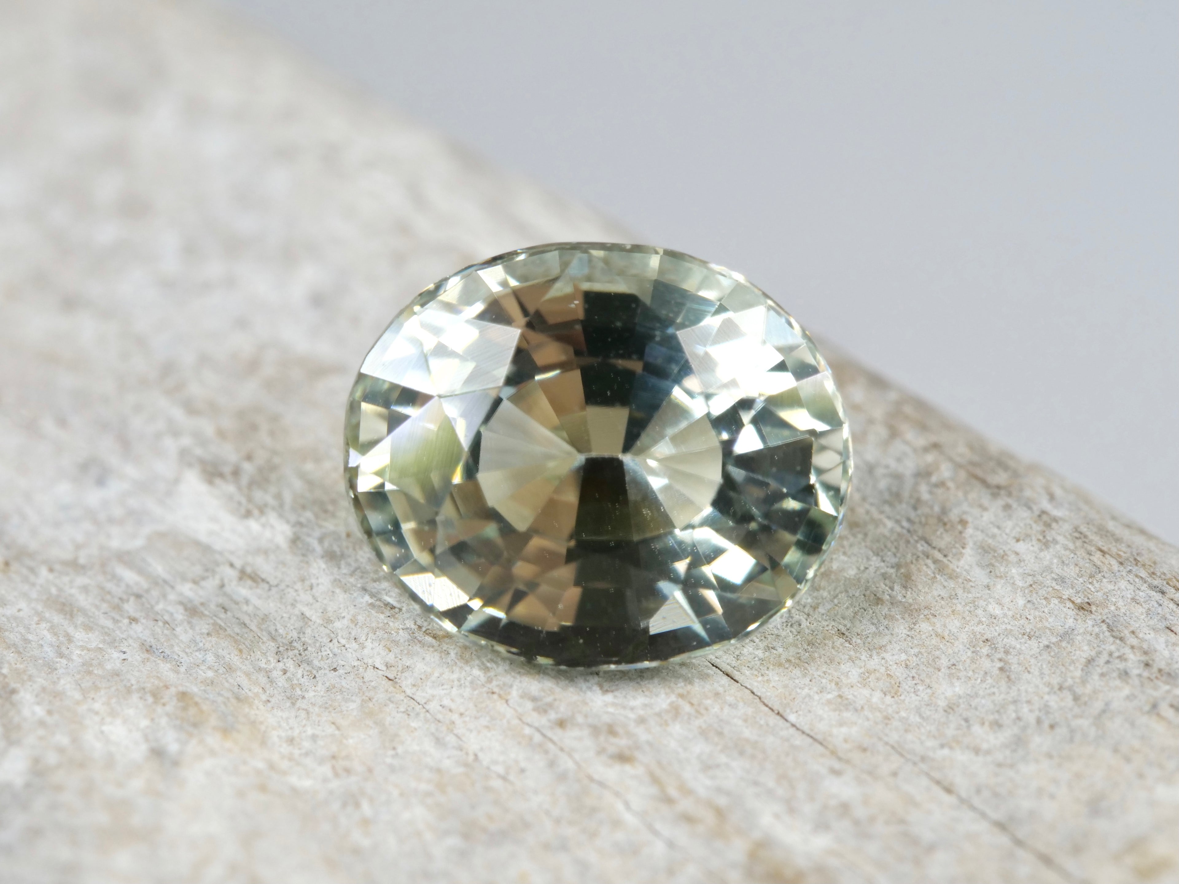 アイスミントカラートルマリン オーバルカット ルワンダ産1.36ct【tm210713-365】