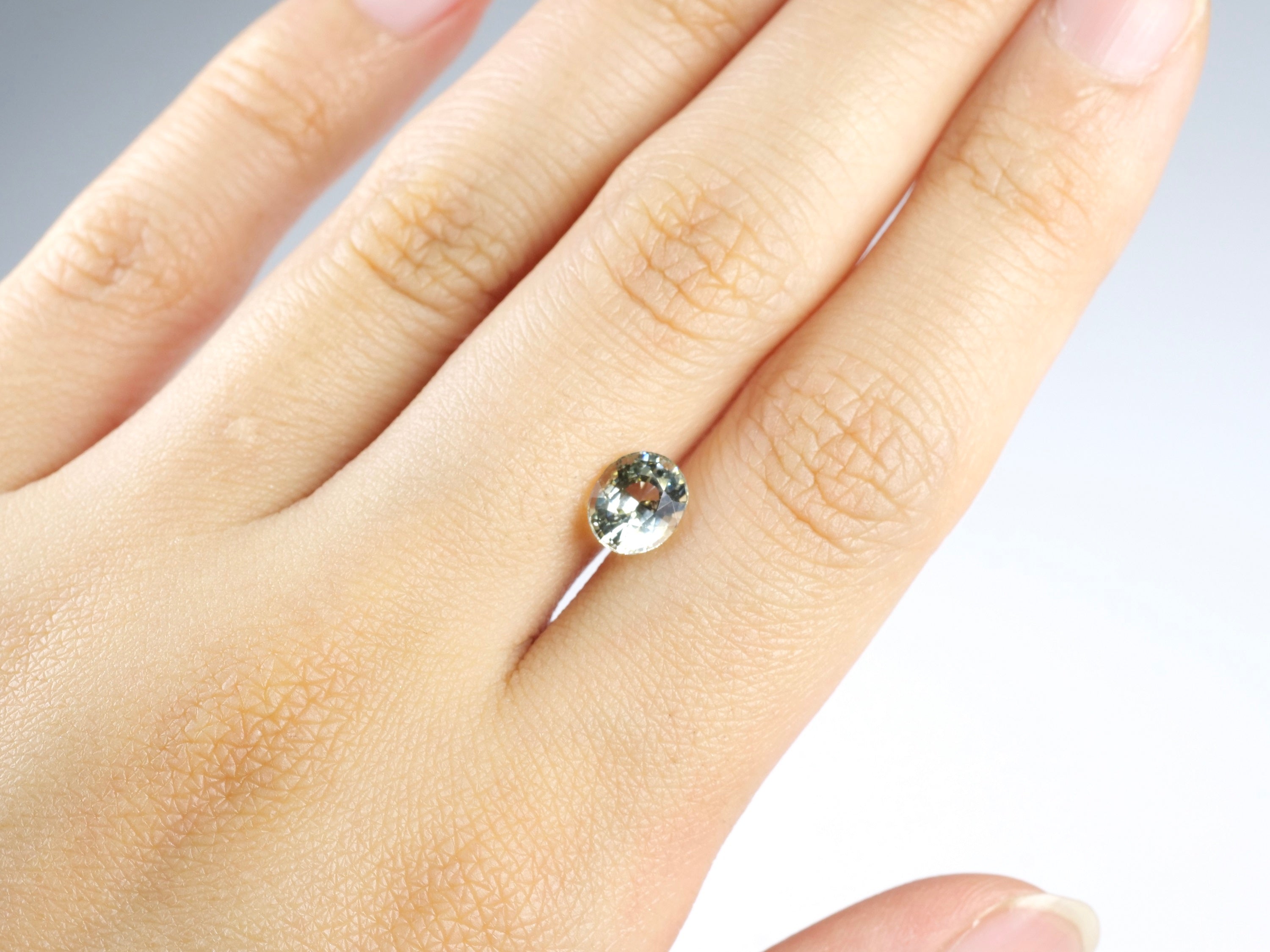 アイスミントカラートルマリン オーバルカット ルワンダ産1.36ct【tm210713-365】