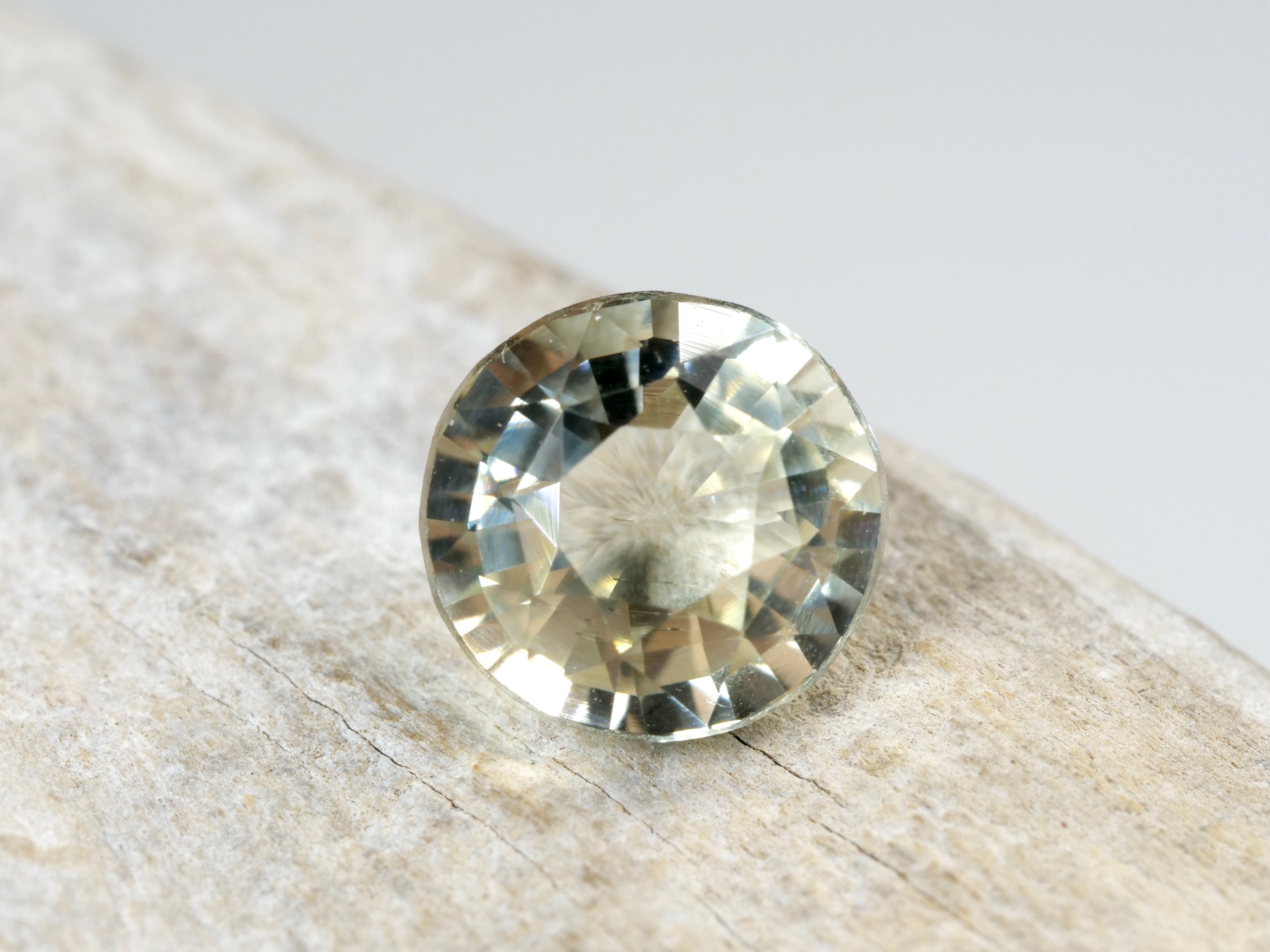 シャンパンカラートルマリン ラウンドカット ルワンダ産1.23ct【tm210713-373】