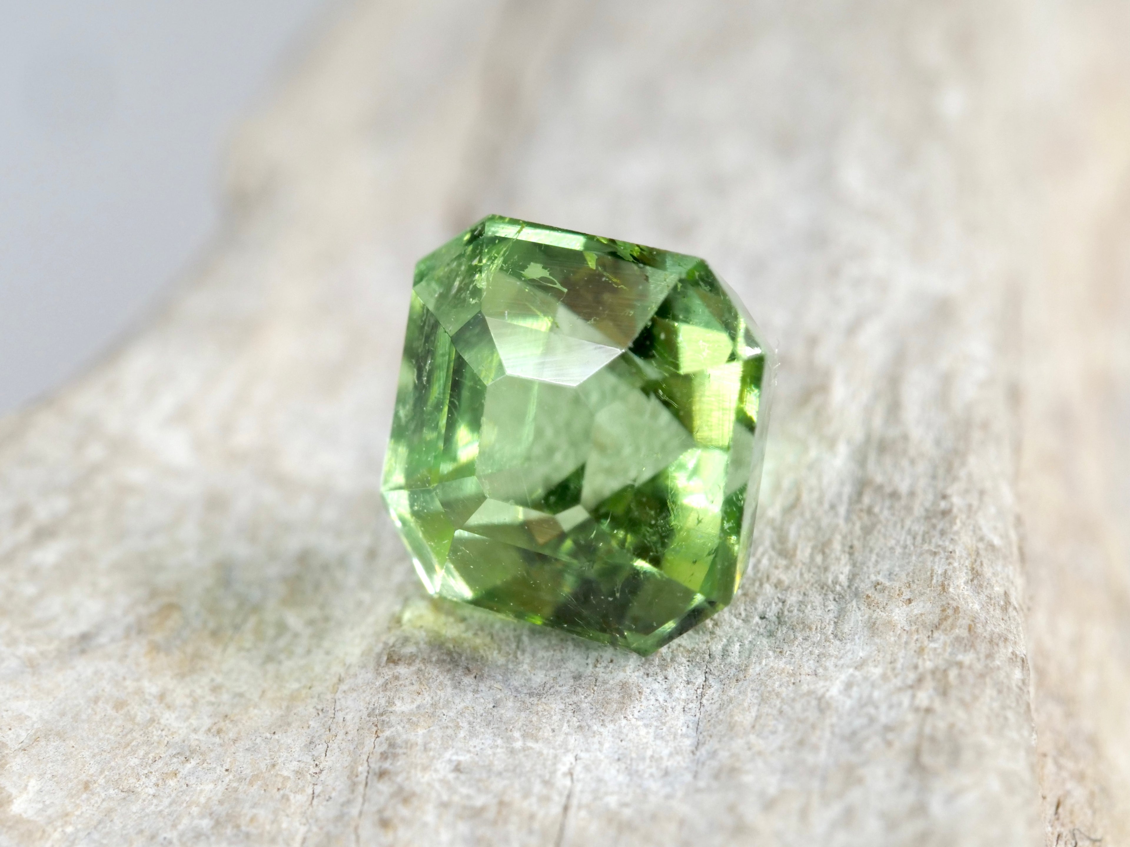 ミントトルマリン アッシャーカット アフガニスタン産1.28ct【tm210713-374】