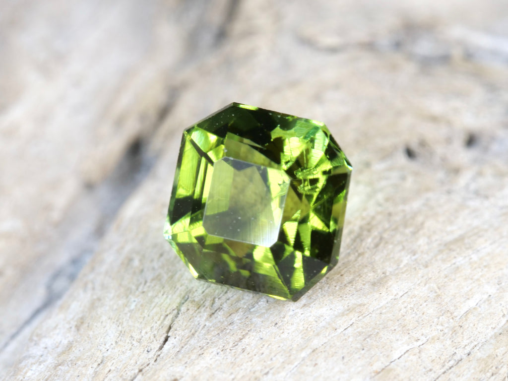 グリーントルマリン アッシャーカット アフガニスタン産1.16ct【tm210731-378】