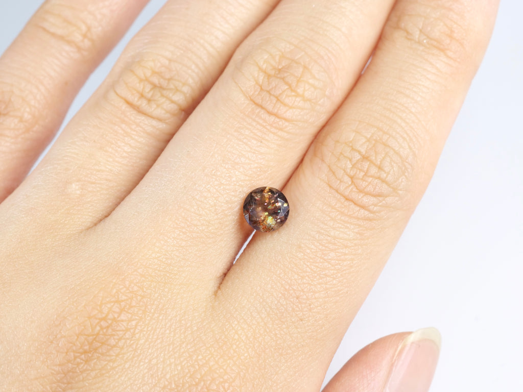 ブラッドショットアイオライト ラウンドカット インド産0.90ct【bs210717-442】