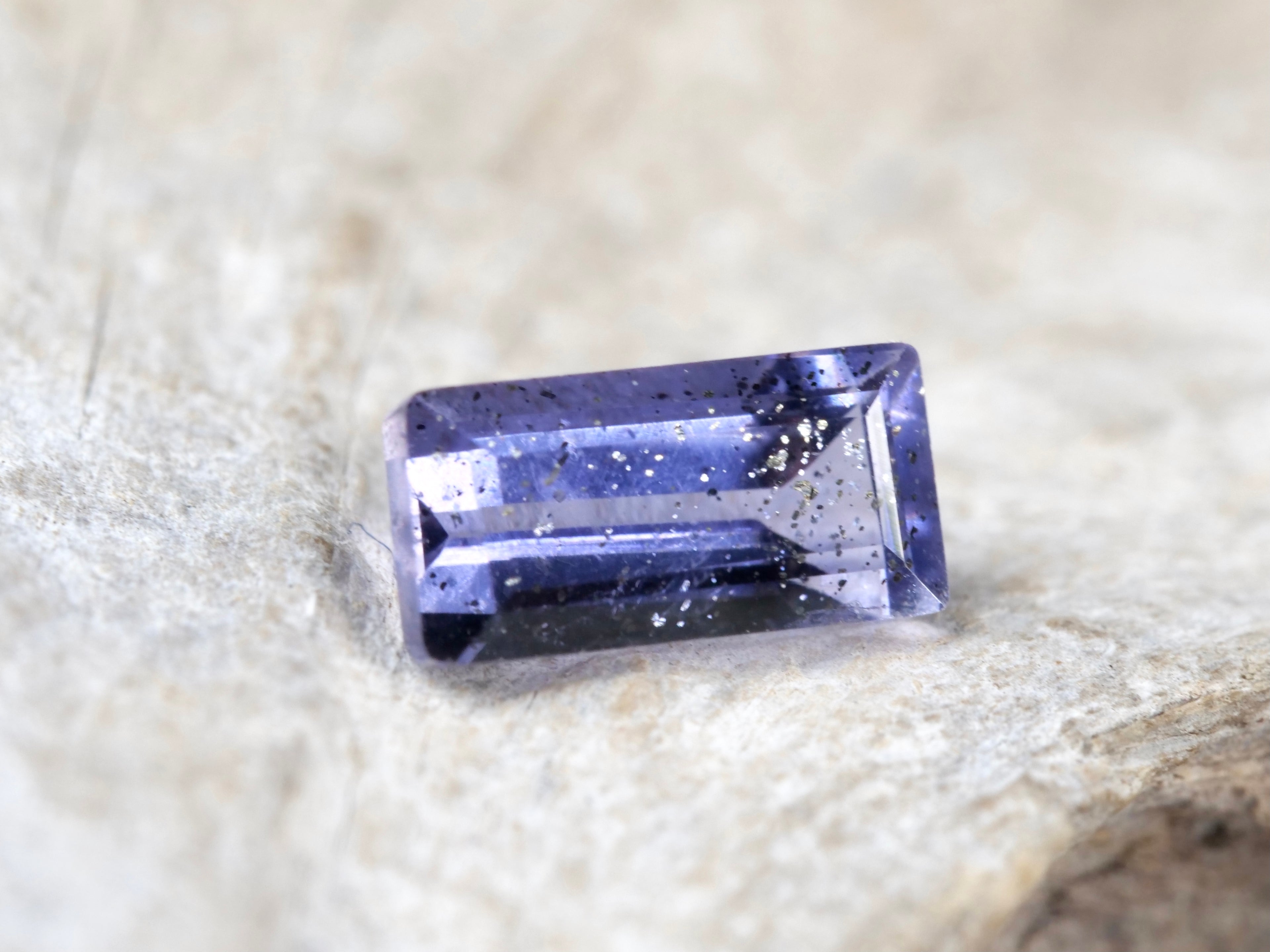 アイオライトサンストーン スクエアカット インド産0.41ct【as210717-414】