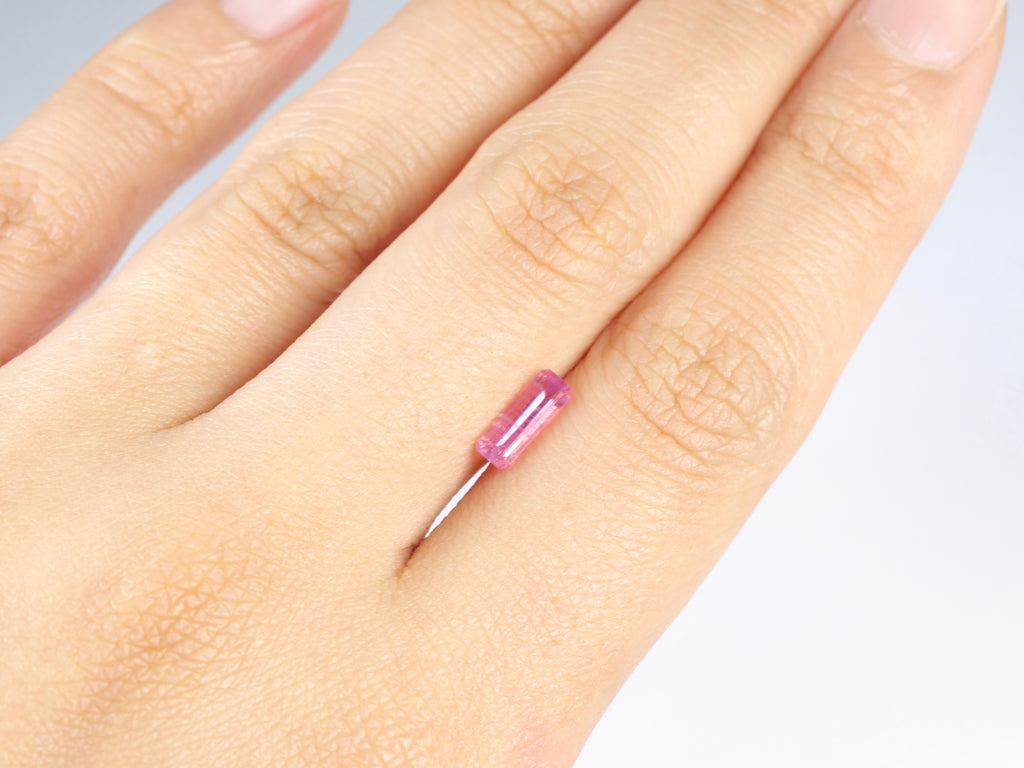 ペツォッタイト エメラルドカット マダガスカル産0.726ct　日独ソーティング付【pe210728-433】