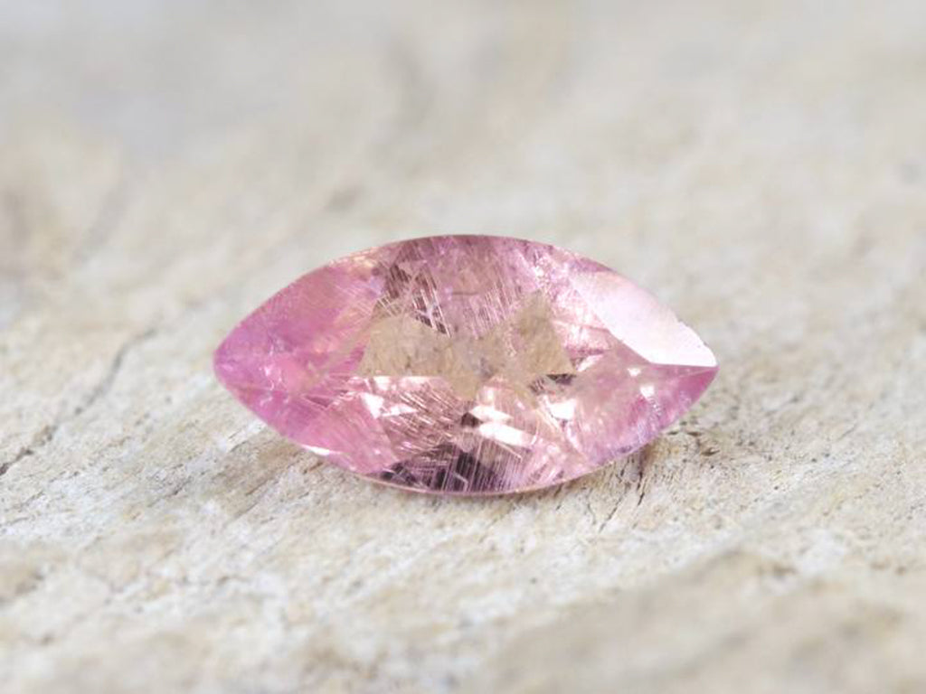 ペツォッタイト マーキスカット マダガスカル産0.215ct　日独ソーティング付【pe210728-436】