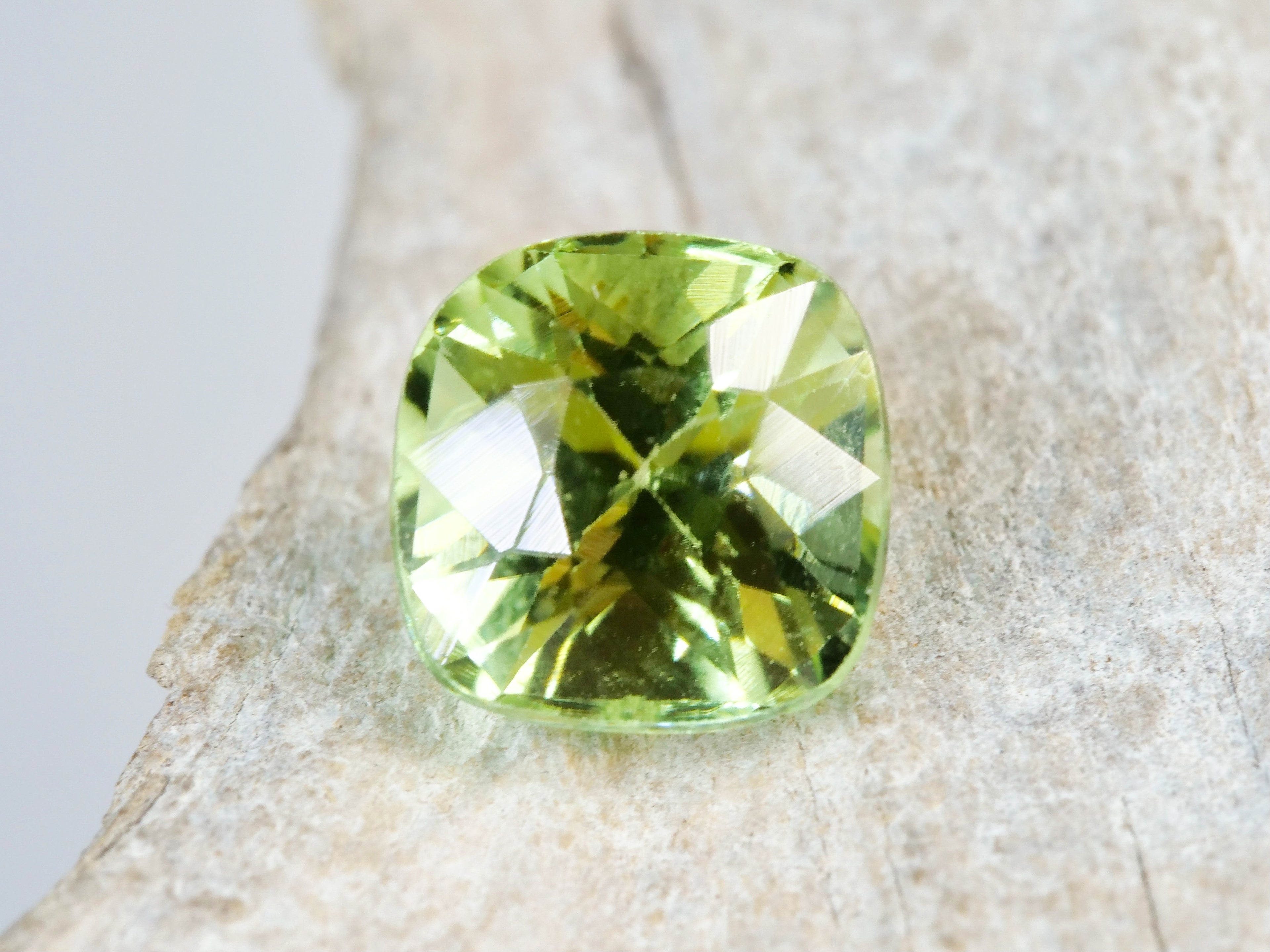 ミントトルマリン クッションカット アフガニスタン産1.16ct【tm210908-322】