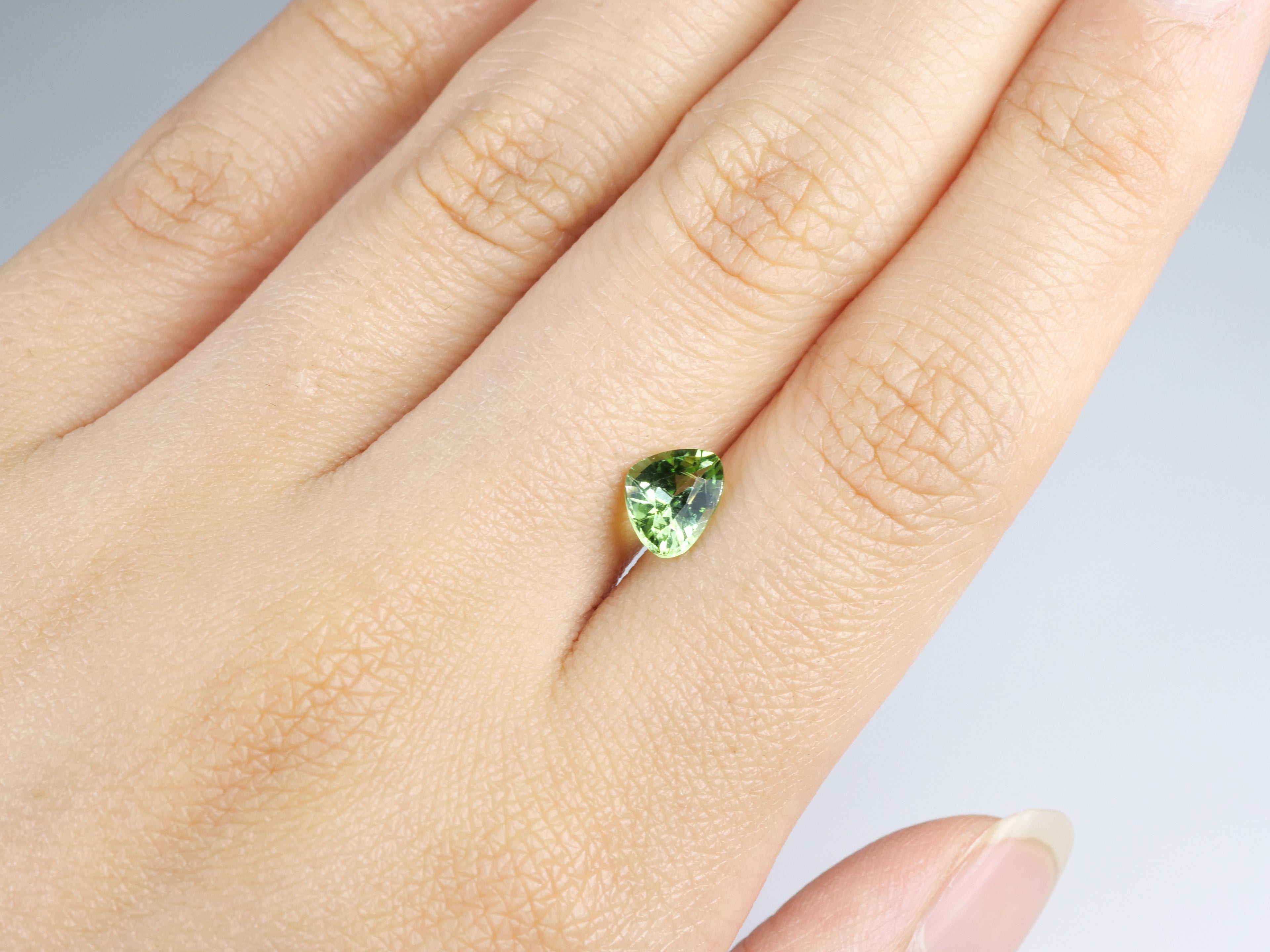 ミントトルマリン マロンカット アフガニスタン産1.05ct【tm210818-324】