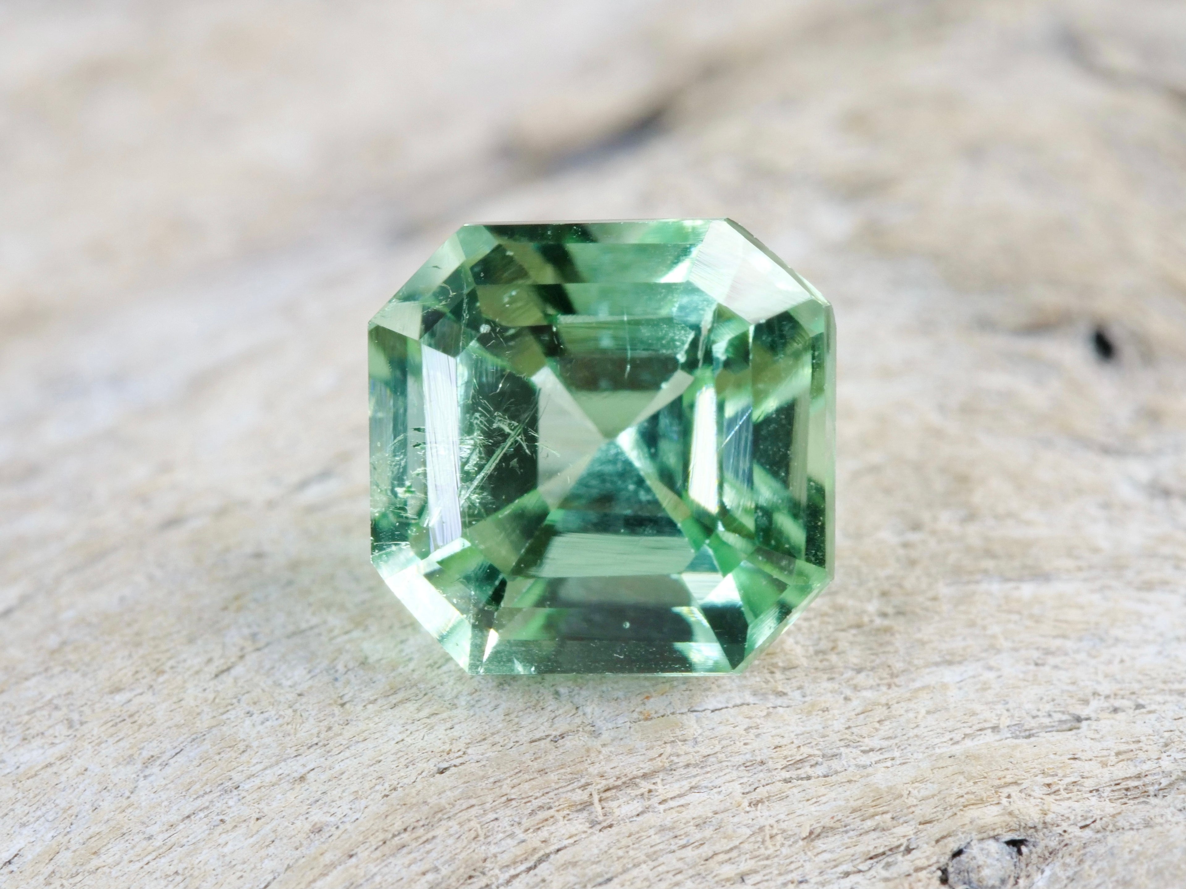 シーフォームトルマリン アッシャーカット アフガニスタン産1.32ct【tm210818-325】