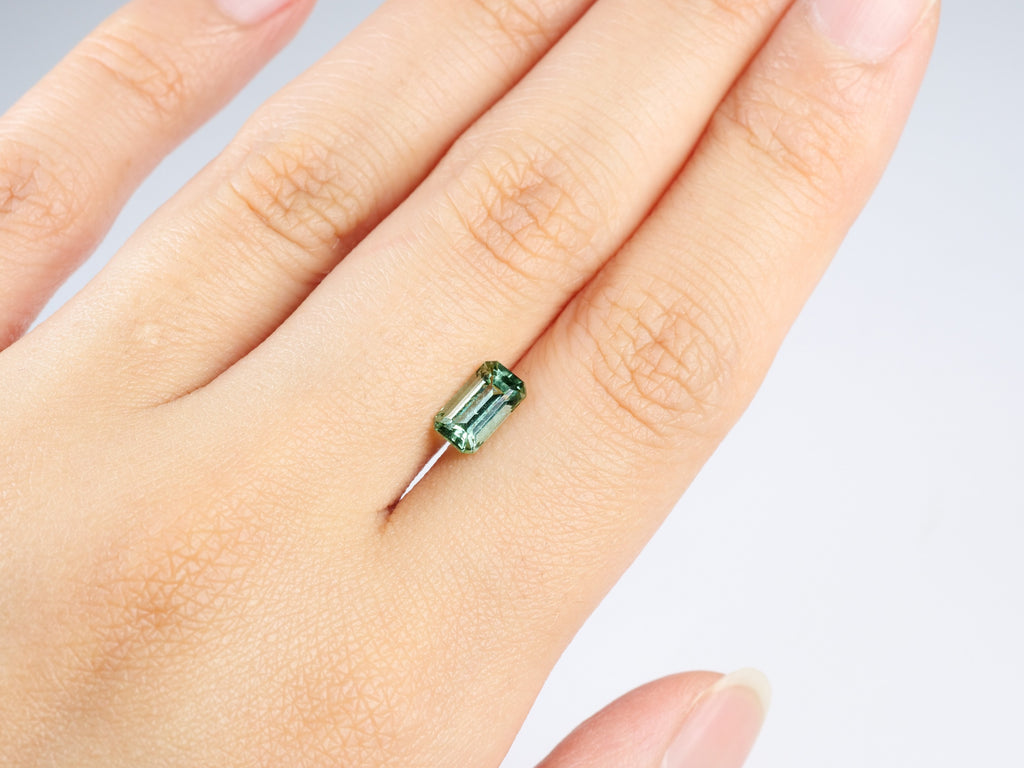 シーフォームトルマリン エメラルドカット アフガニスタン産1.03ct【tm210908-470】